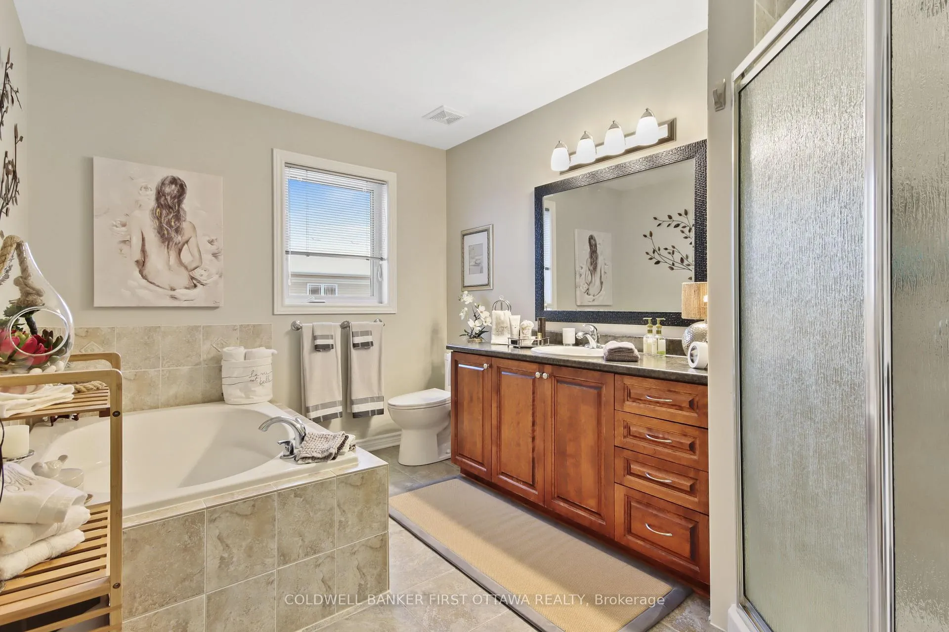 Photo 10 of 328 Fairlakes Way, Ottawa, Avalon East — HOMEH