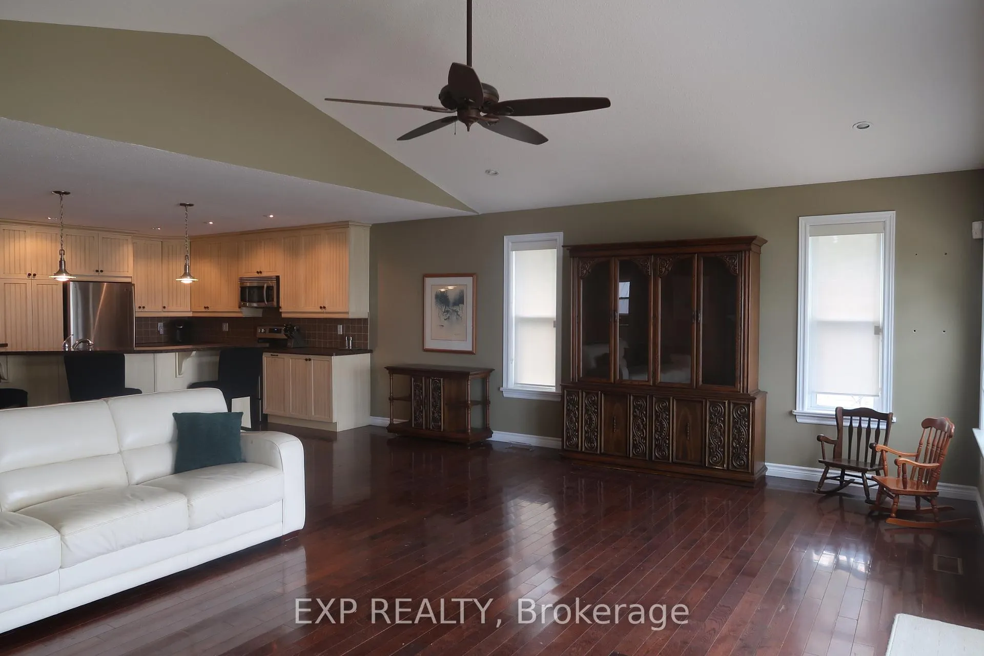 Photo 3 of 2674 Lakeshore Drive, Ramara, Brechin — HOMEH