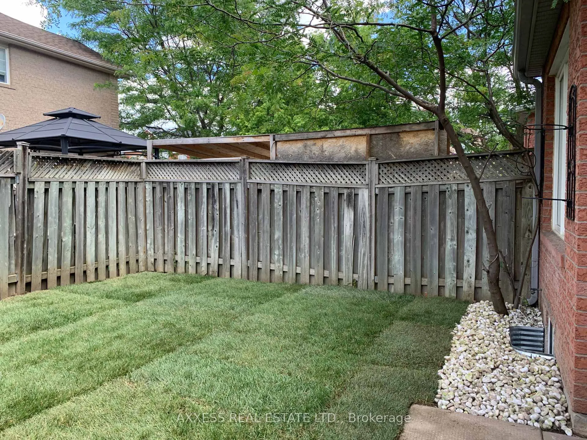 Photo 12 of 18 Weatherell Drive, Brampton, Fletcher's Meadow — HOMEH