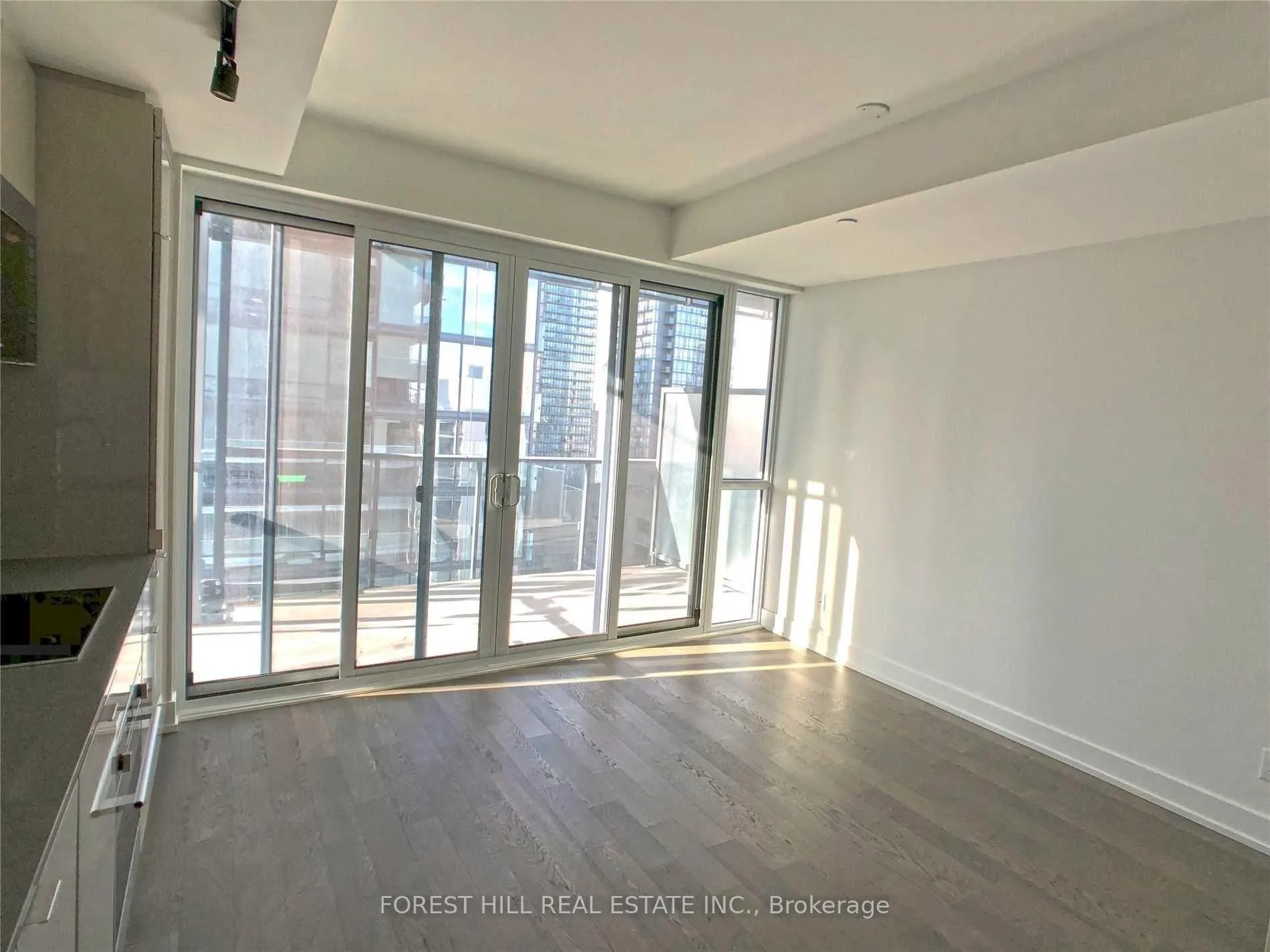 Front of Unit 2702, 7 Grenville Street