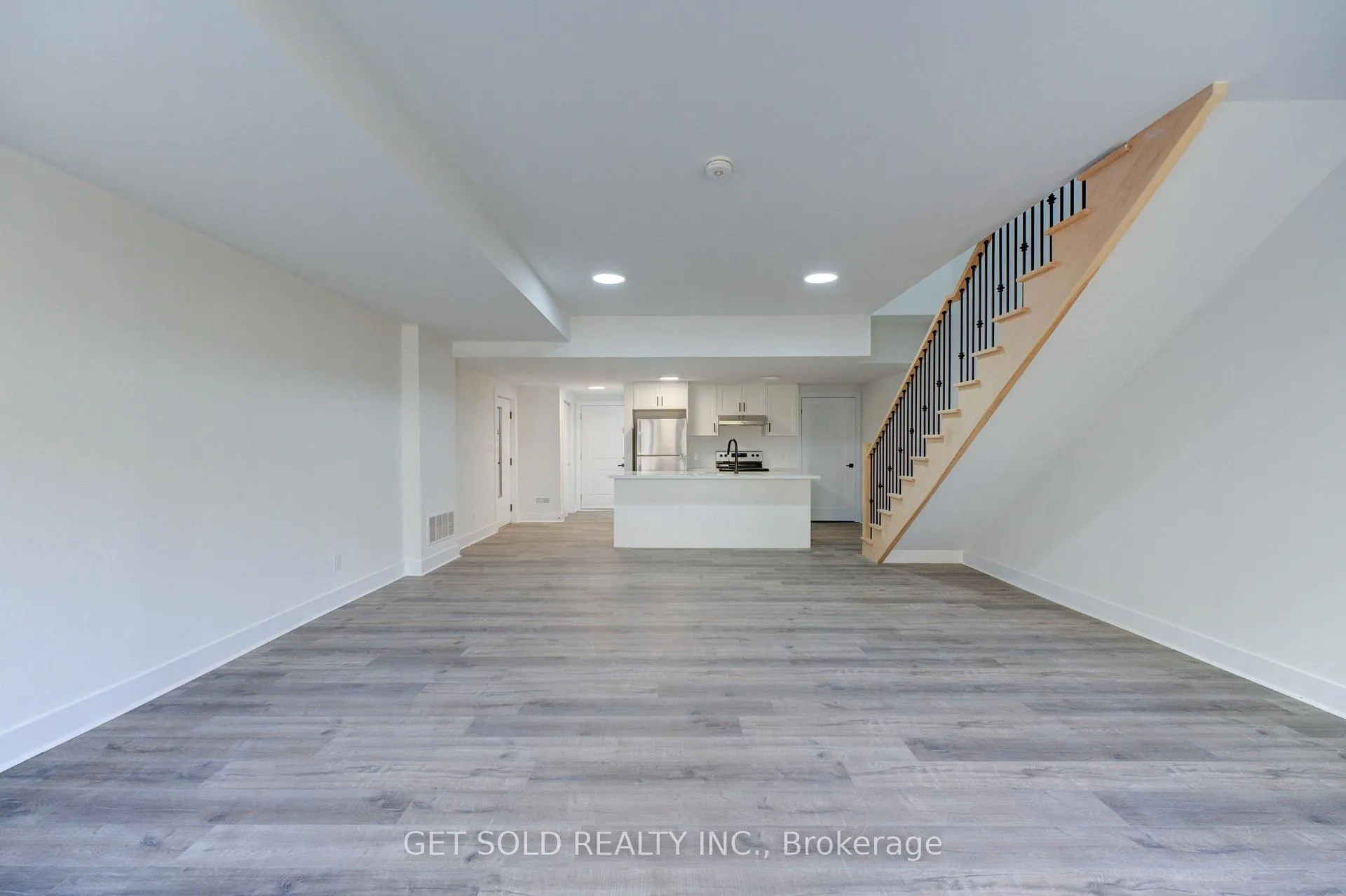 Photo 4 of Unit 4, 6701 Thorold Stone Road, Niagara Falls, Stamford — HOMEH