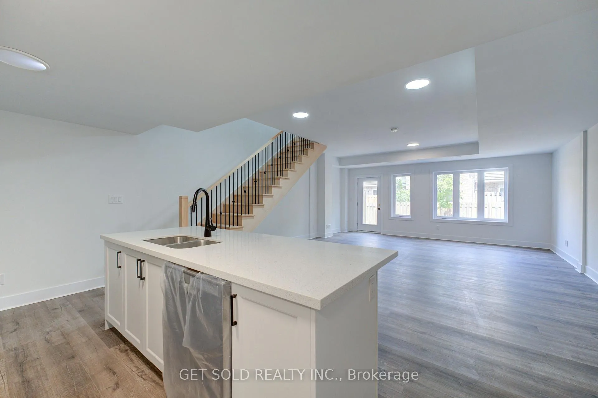 Photo 6 of Unit 4, 6701 Thorold Stone Road, Niagara Falls, Stamford — HOMEH