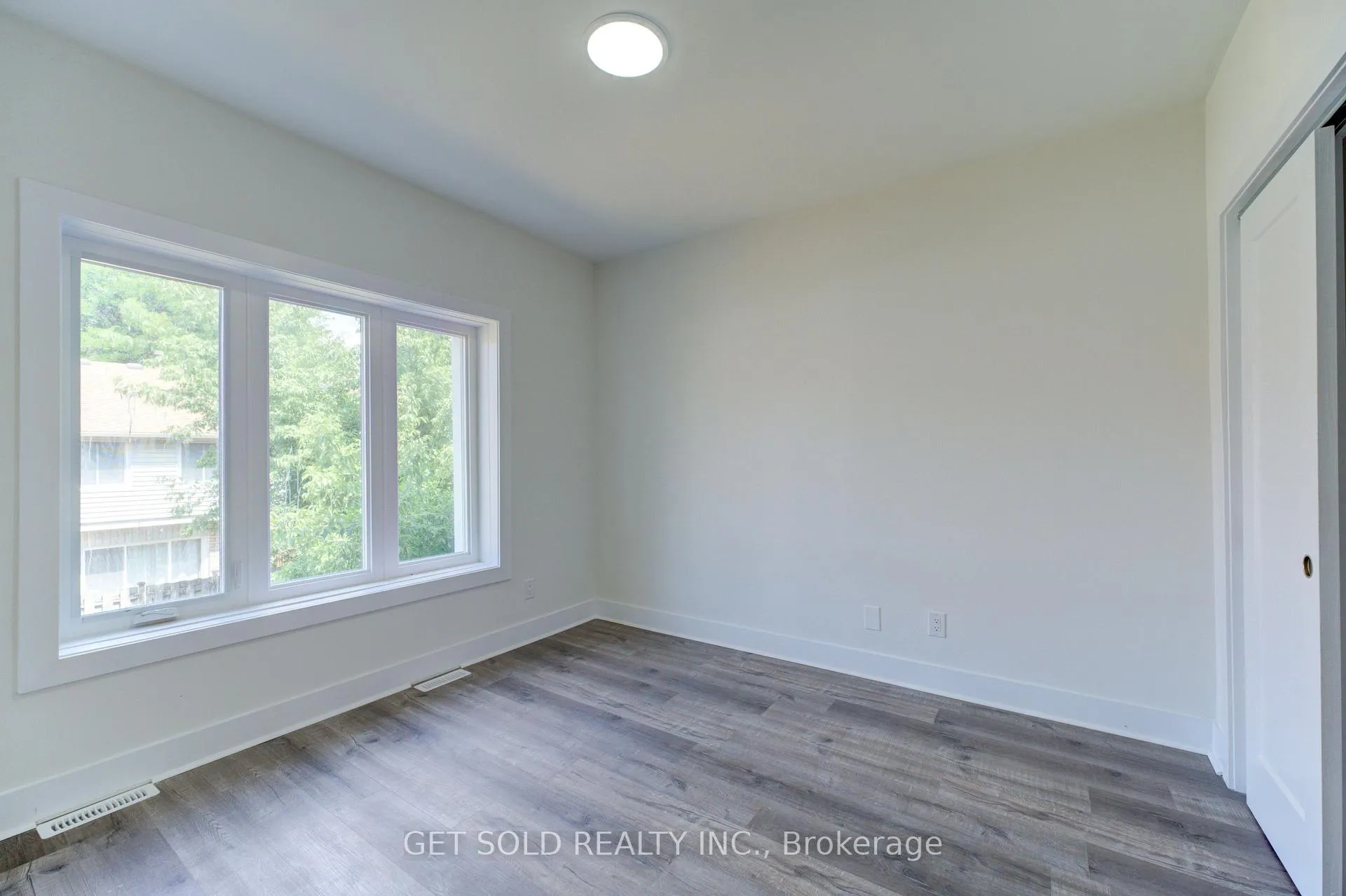 Photo 11 of Unit 4, 6701 Thorold Stone Road, Niagara Falls, Stamford — HOMEH