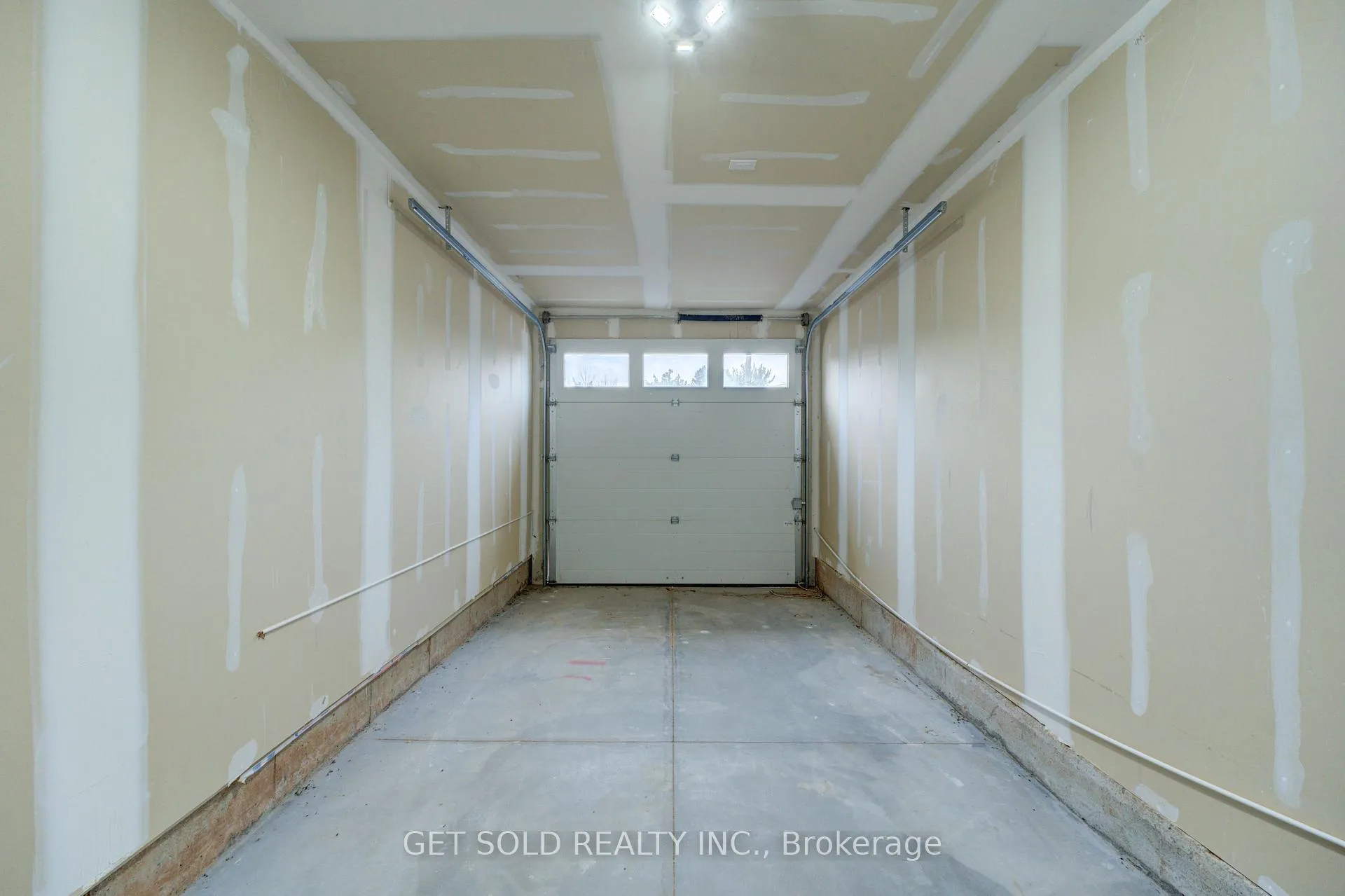 Photo 14 of Unit 4, 6701 Thorold Stone Road, Niagara Falls, Stamford — HOMEH