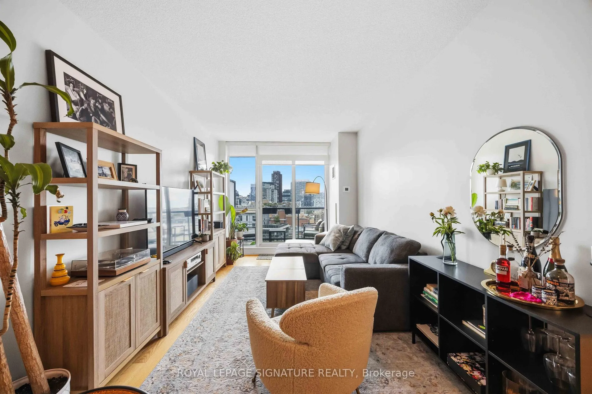 Photo 11 of Unit 1409, 38 The Esplanade, Toronto, Waterfront Communities — HOMEH