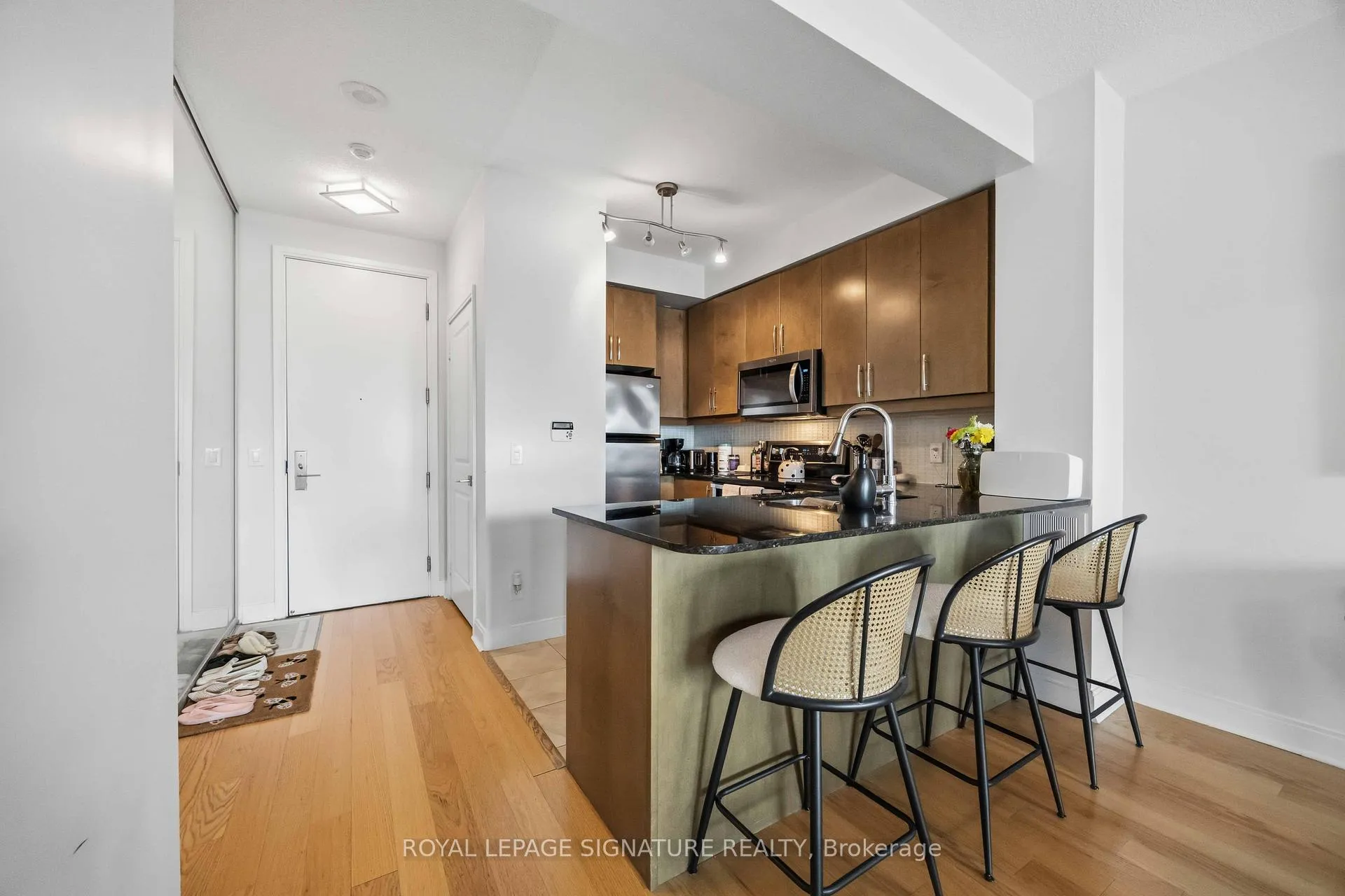 Photo 14 of Unit 1409, 38 The Esplanade, Toronto, Waterfront Communities — HOMEH