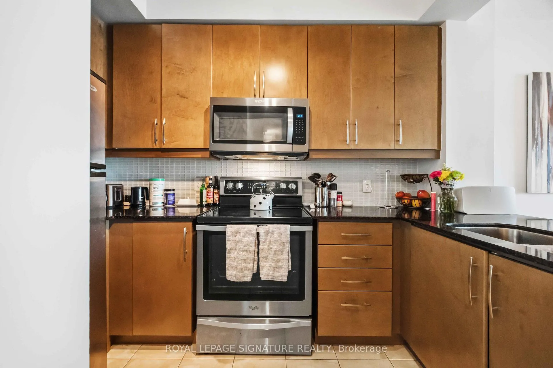 Photo 18 of Unit 1409, 38 The Esplanade, Toronto, Waterfront Communities — HOMEH