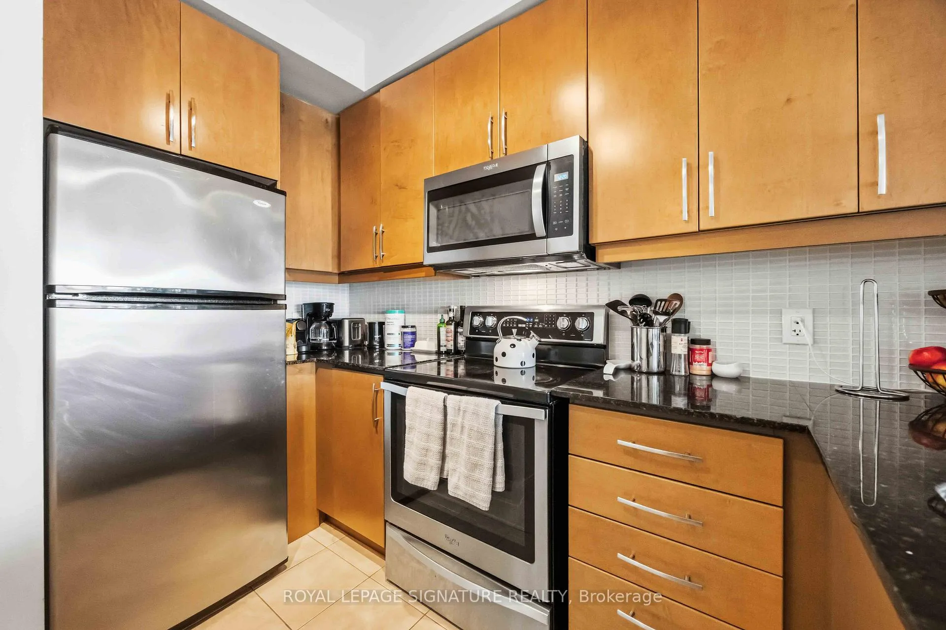 Photo 19 of Unit 1409, 38 The Esplanade, Toronto, Waterfront Communities — HOMEH