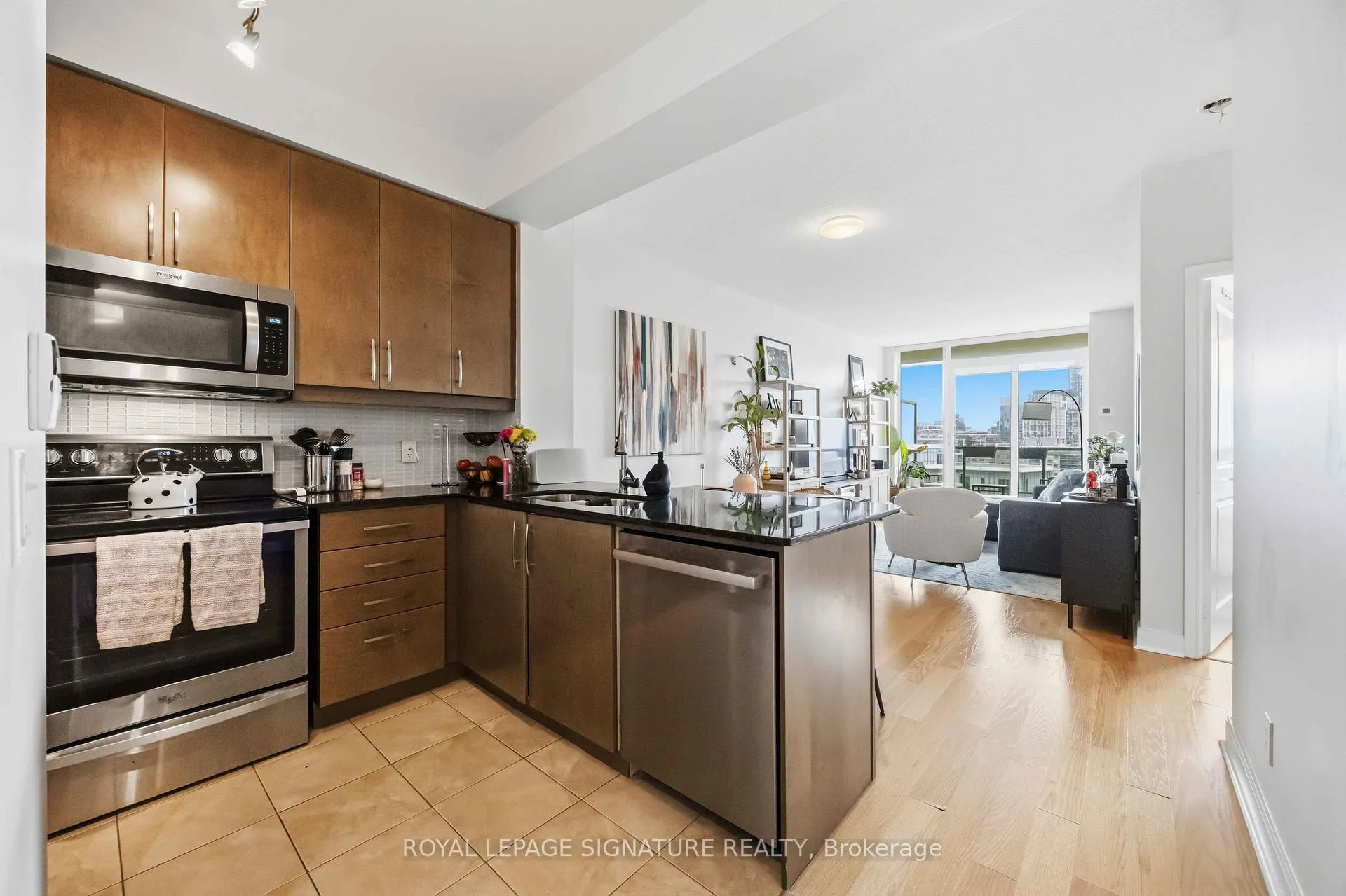 Photo 21 of Unit 1409, 38 The Esplanade, Toronto, Waterfront Communities — HOMEH