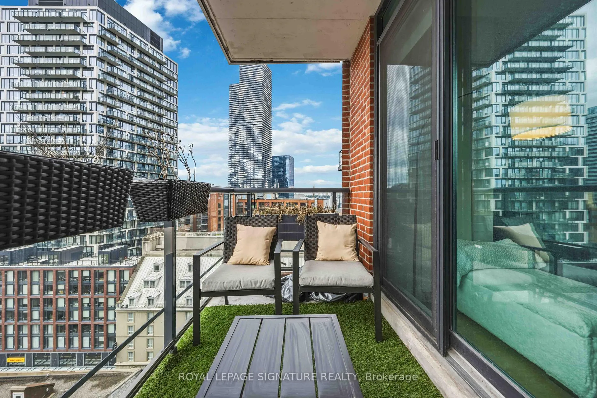 Photo 27 of Unit 1409, 38 The Esplanade, Toronto, Waterfront Communities — HOMEH