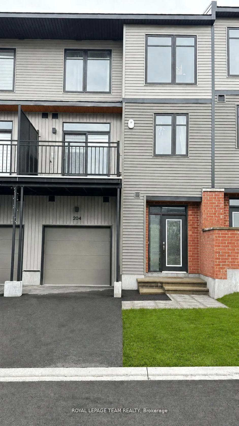 Photo 1 of 204 Tussock Private, Ottawa, Blossom Park/Kemp Park/Findlay Creek — HOMEH