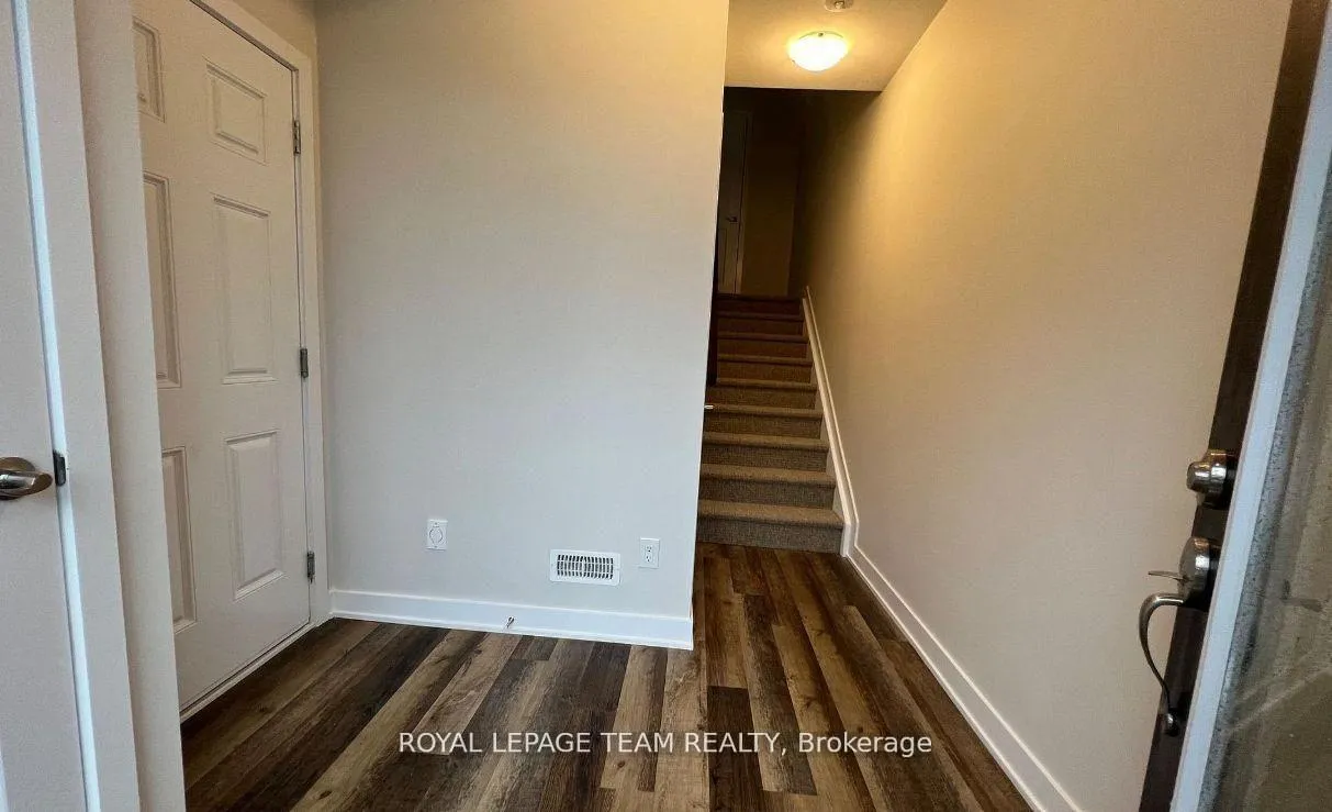 Photo 3 of 204 Tussock Private, Ottawa, Blossom Park/Kemp Park/Findlay Creek — HOMEH