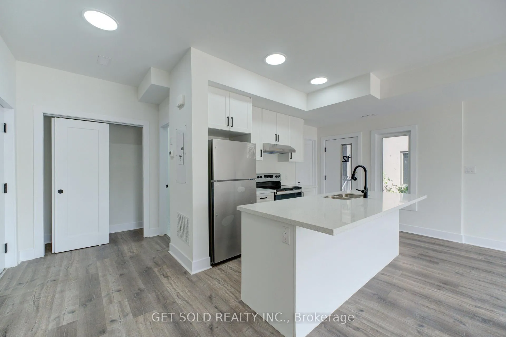 Photo 6 of Unit 12, 6701 Thorold Stone Road, Niagara Falls, Stamford — HOMEH