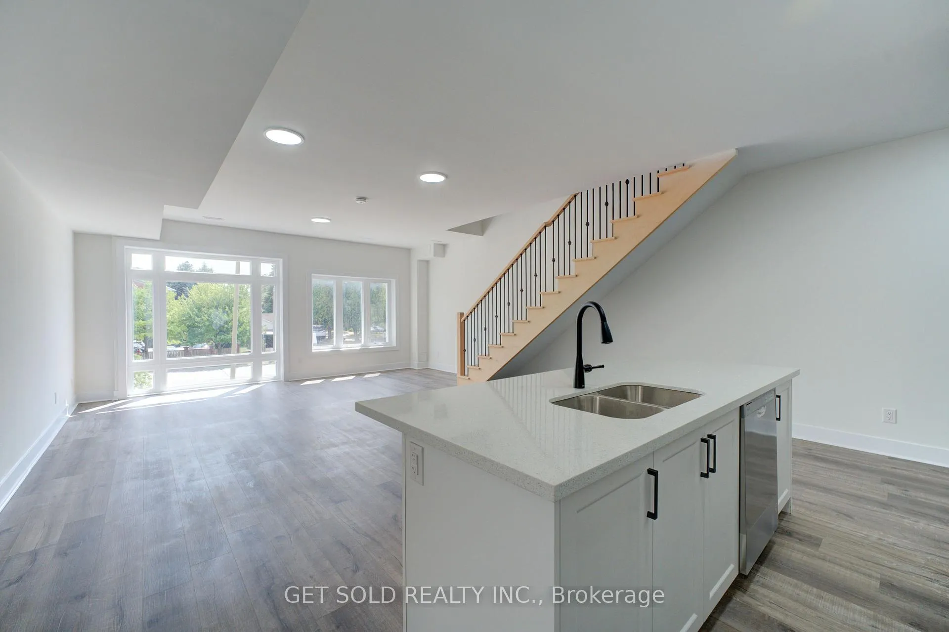 Photo of Unit 12, 6701 Thorold Stone Road