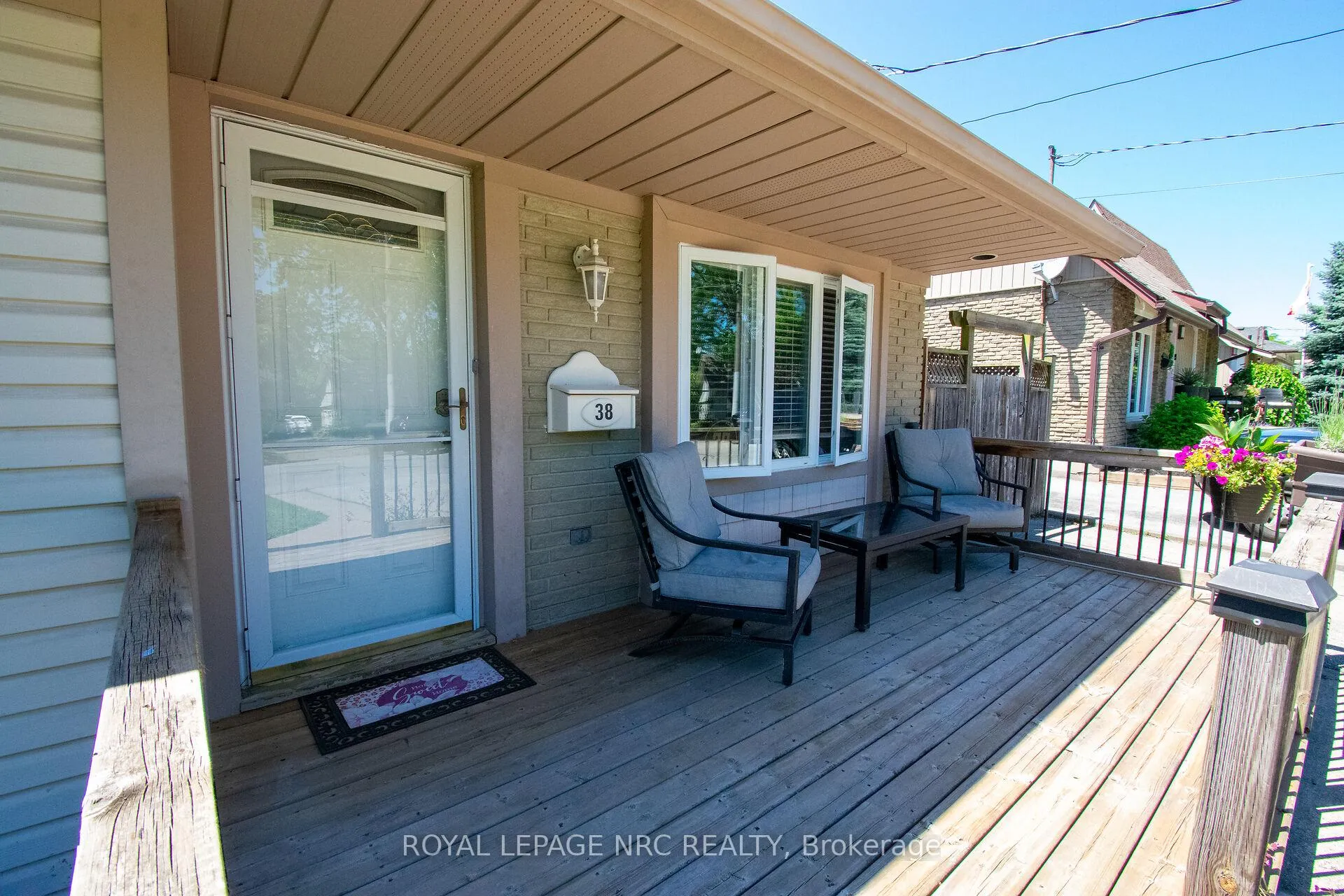 Photo 3 of 38 Carriage Road, St. Catharines, Secord Woods — HOMEH
