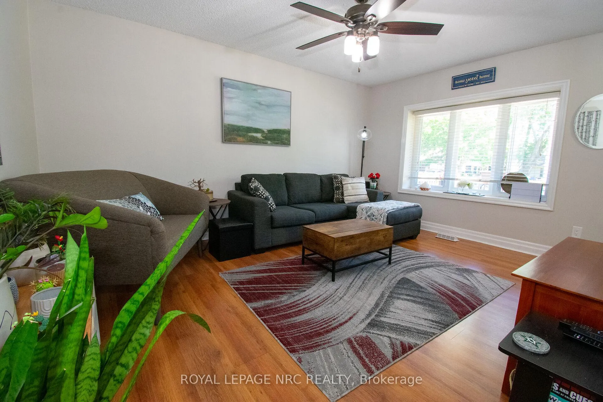 Photo 4 of 38 Carriage Road, St. Catharines, Secord Woods — HOMEH