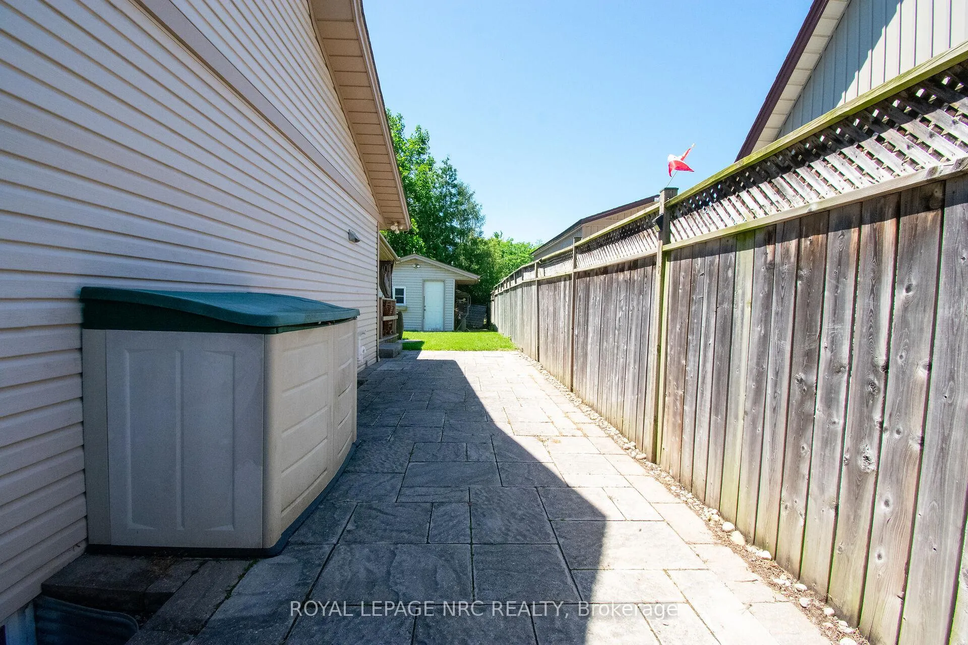 Photo 39 of 38 Carriage Road, St. Catharines, Secord Woods — HOMEH