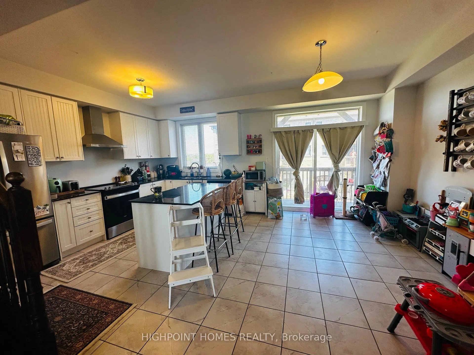 Photo 7 of 87 Douet Lane, Ajax, South East — HOMEH