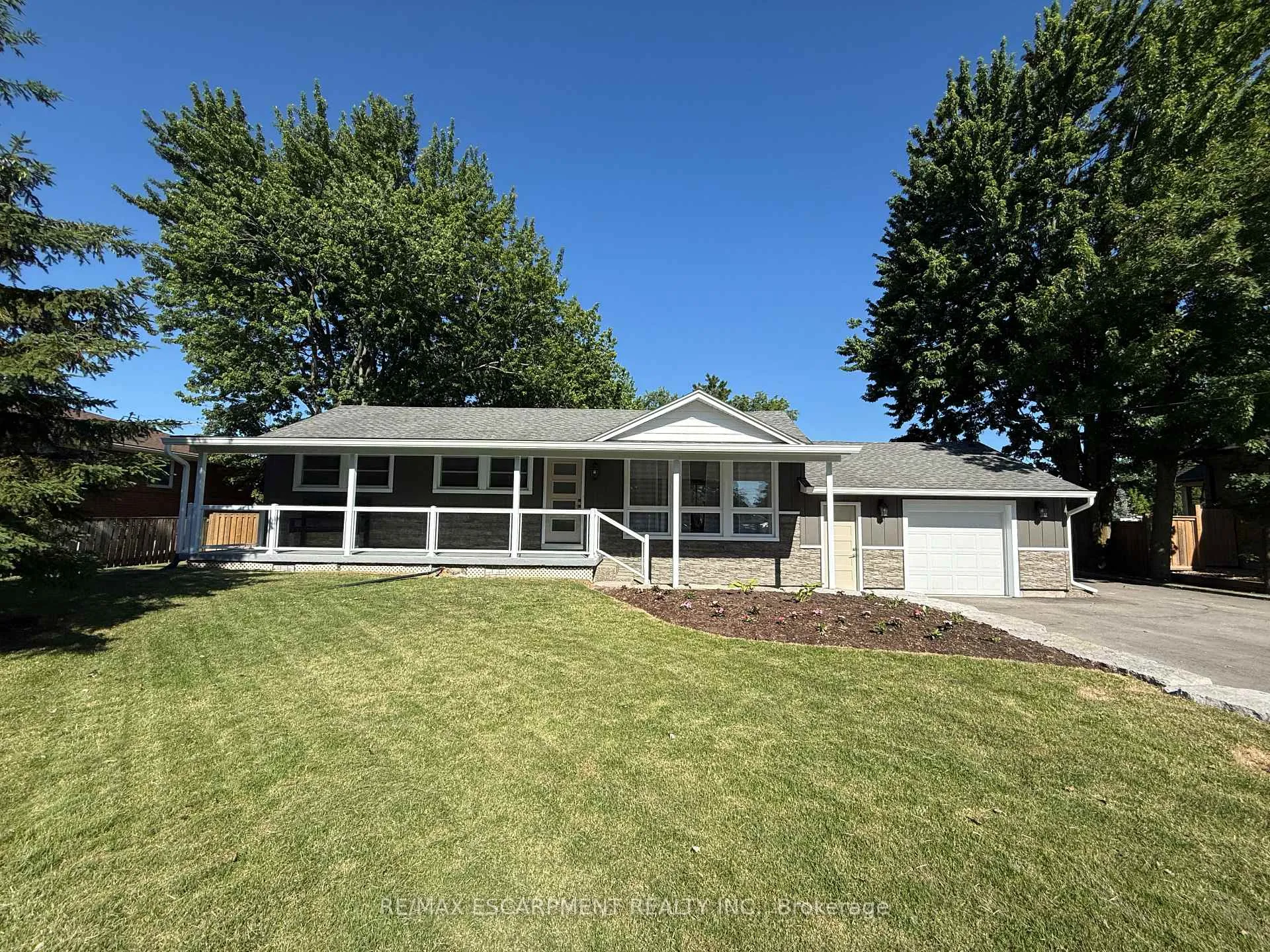 Photo 1 of 99 Byron Avenue, Hamilton, Stoney Creek Mountain — HOMEH