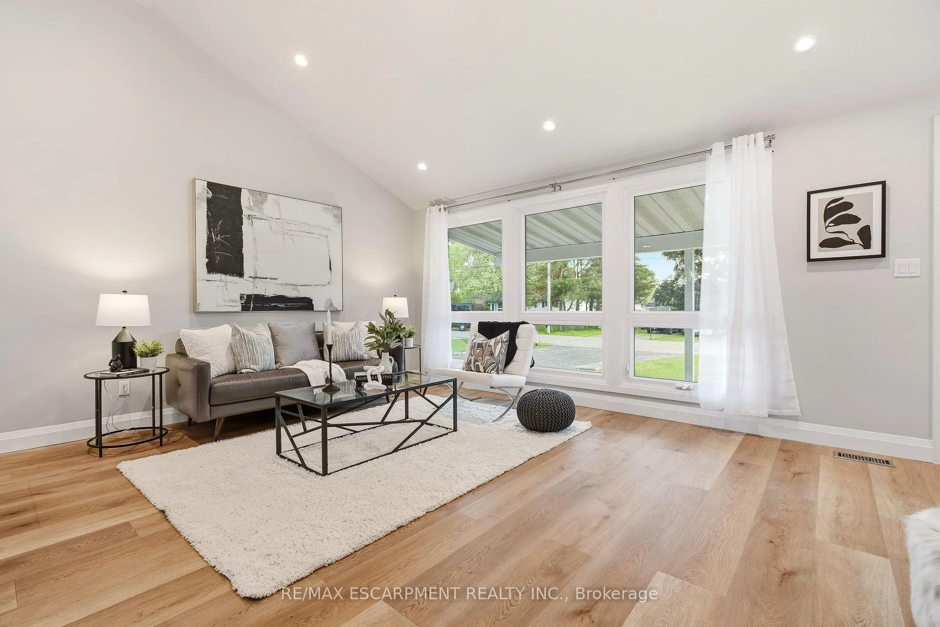 Photo 6 of 99 Byron Avenue, Hamilton, Stoney Creek Mountain — HOMEH