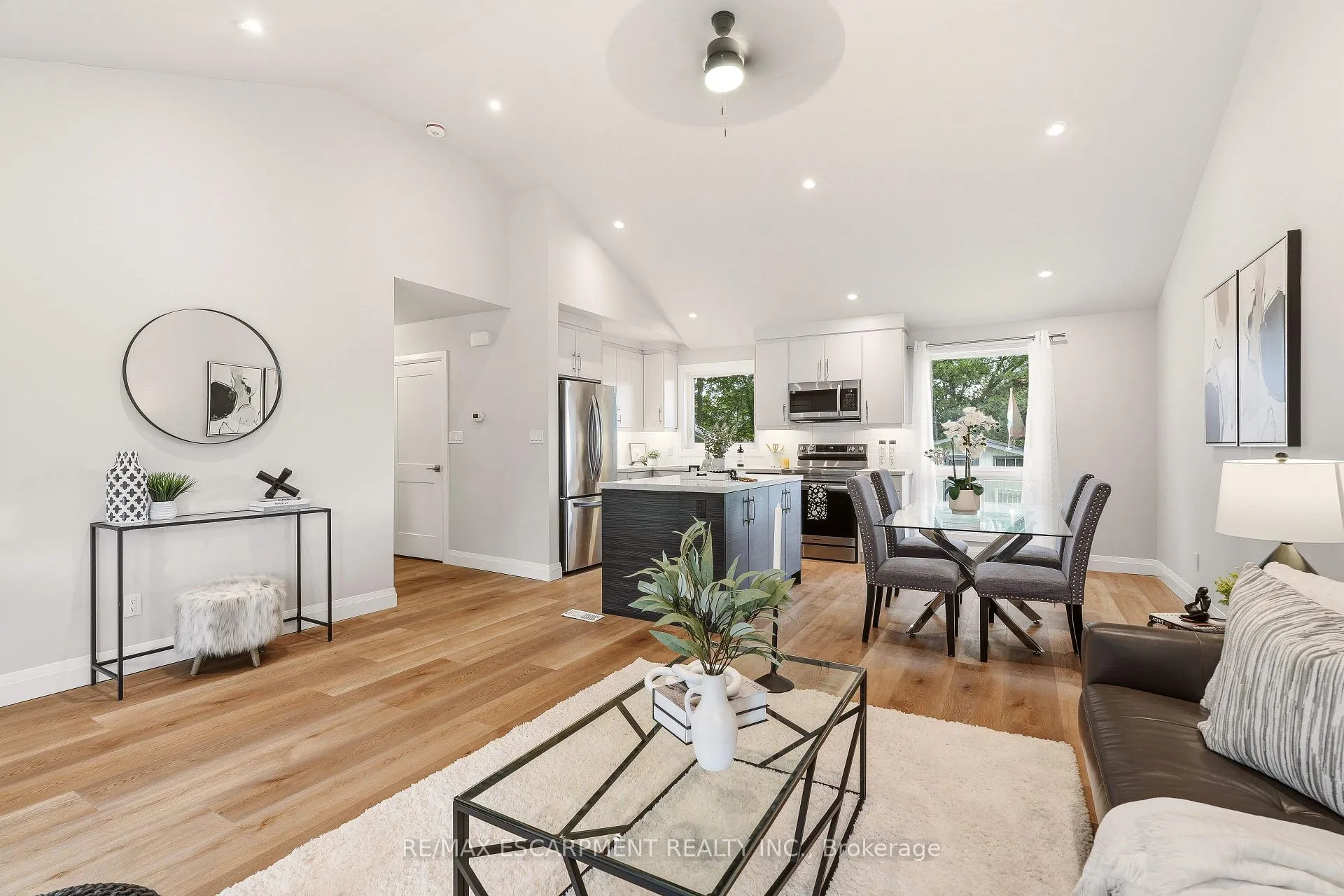 Photo 8 of 99 Byron Avenue, Hamilton, Stoney Creek Mountain — HOMEH
