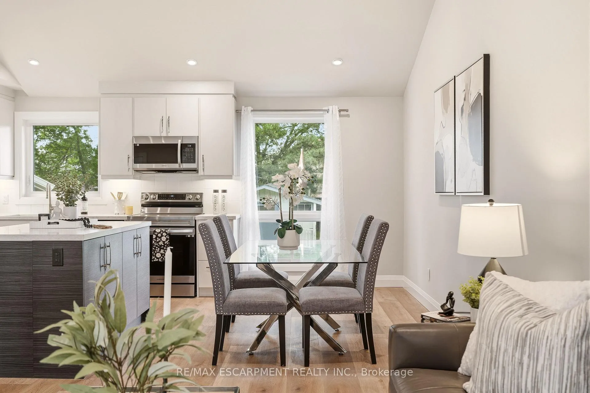 Photo 10 of 99 Byron Avenue, Hamilton, Stoney Creek Mountain — HOMEH
