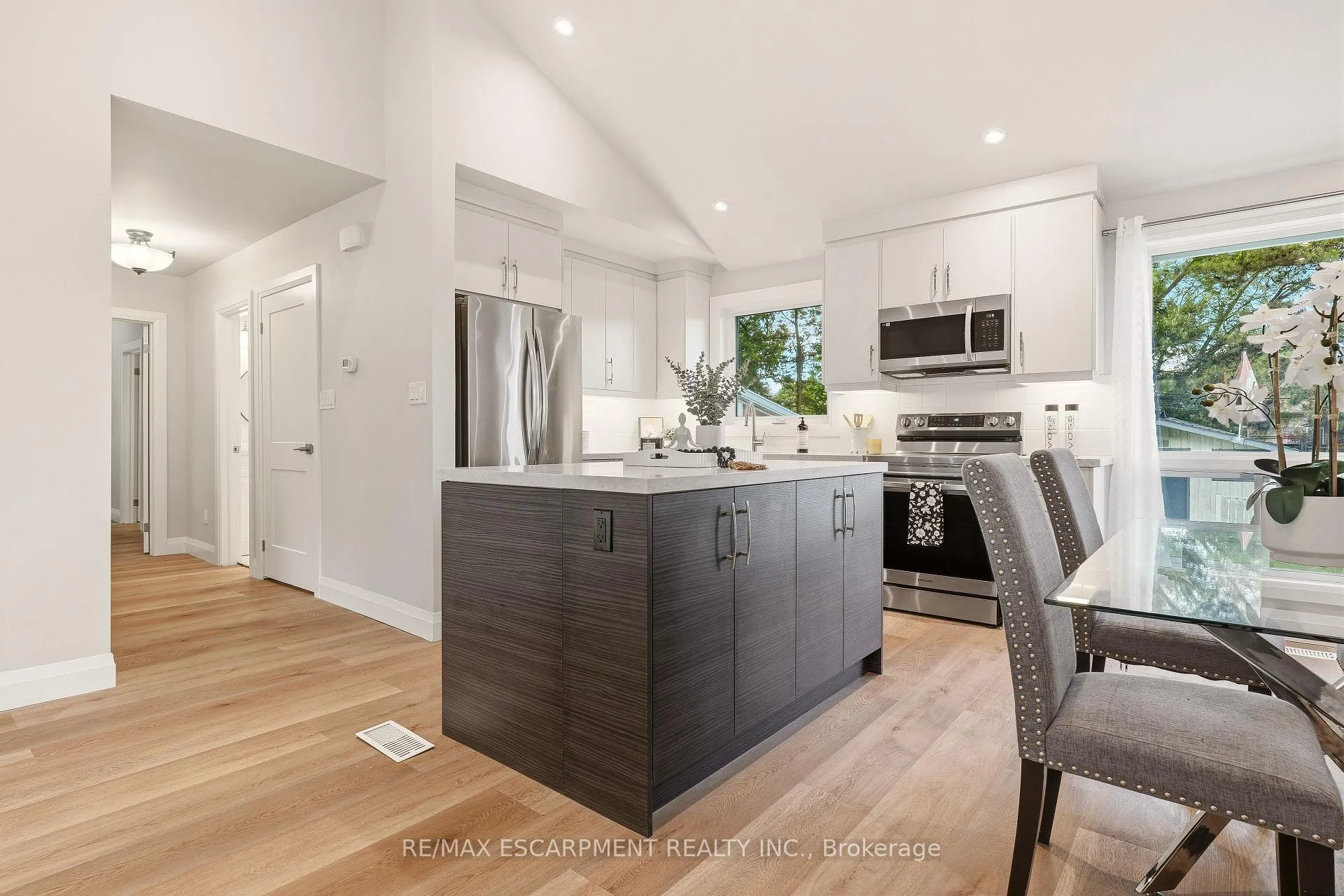 Photo 16 of 99 Byron Avenue, Hamilton, Stoney Creek Mountain — HOMEH