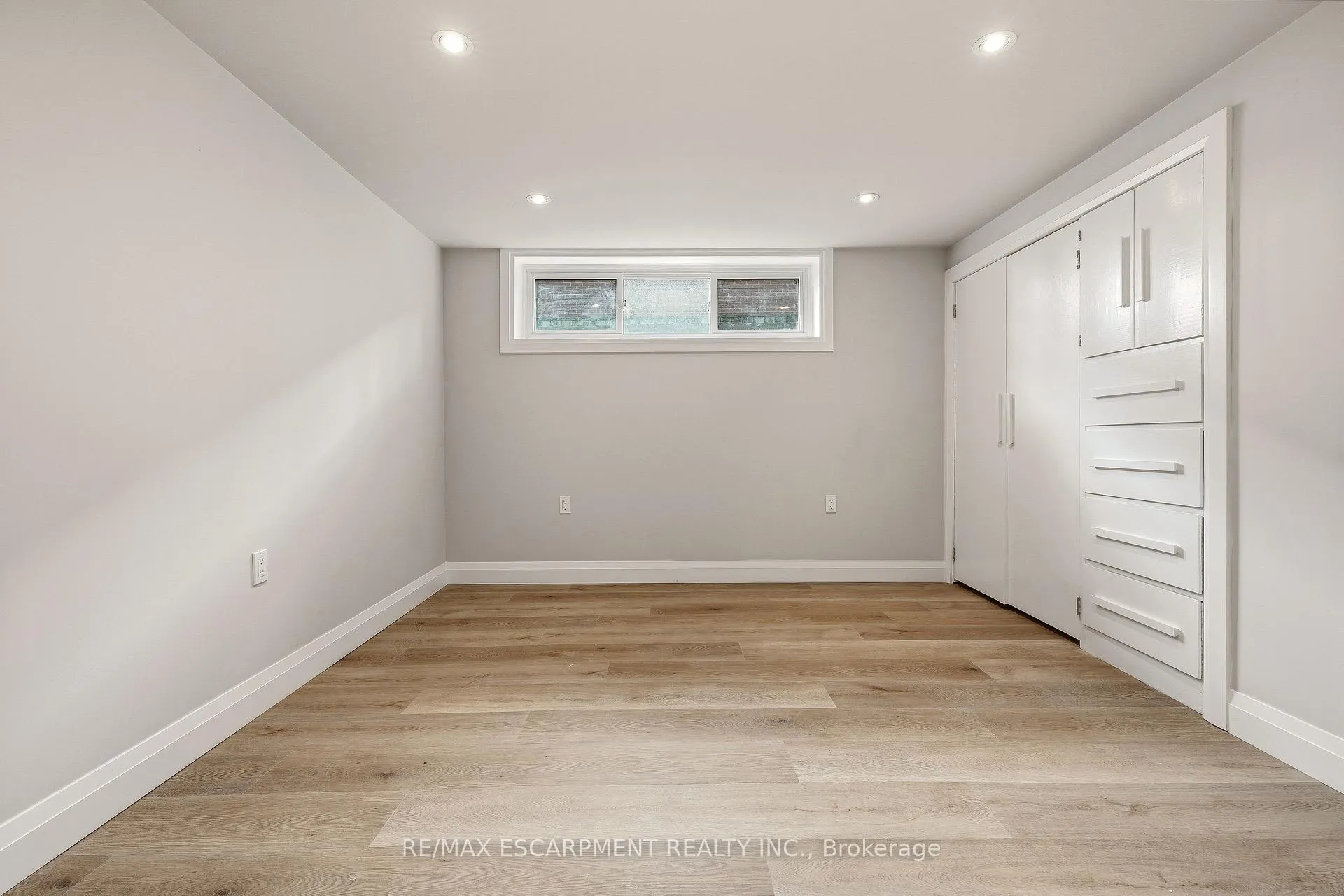 Photo 25 of 99 Byron Avenue, Hamilton, Stoney Creek Mountain — HOMEH