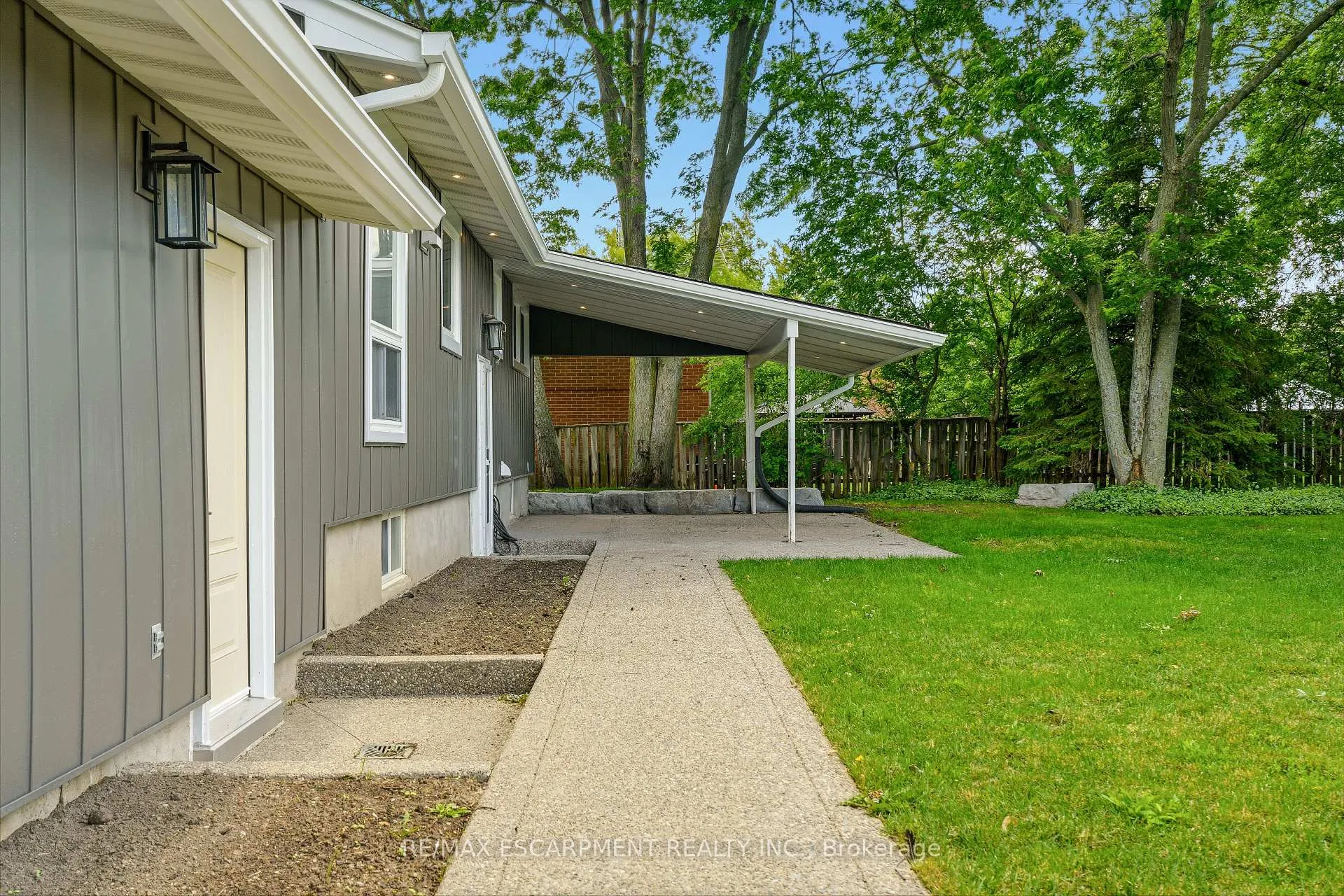 Photo 31 of 99 Byron Avenue, Hamilton, Stoney Creek Mountain — HOMEH