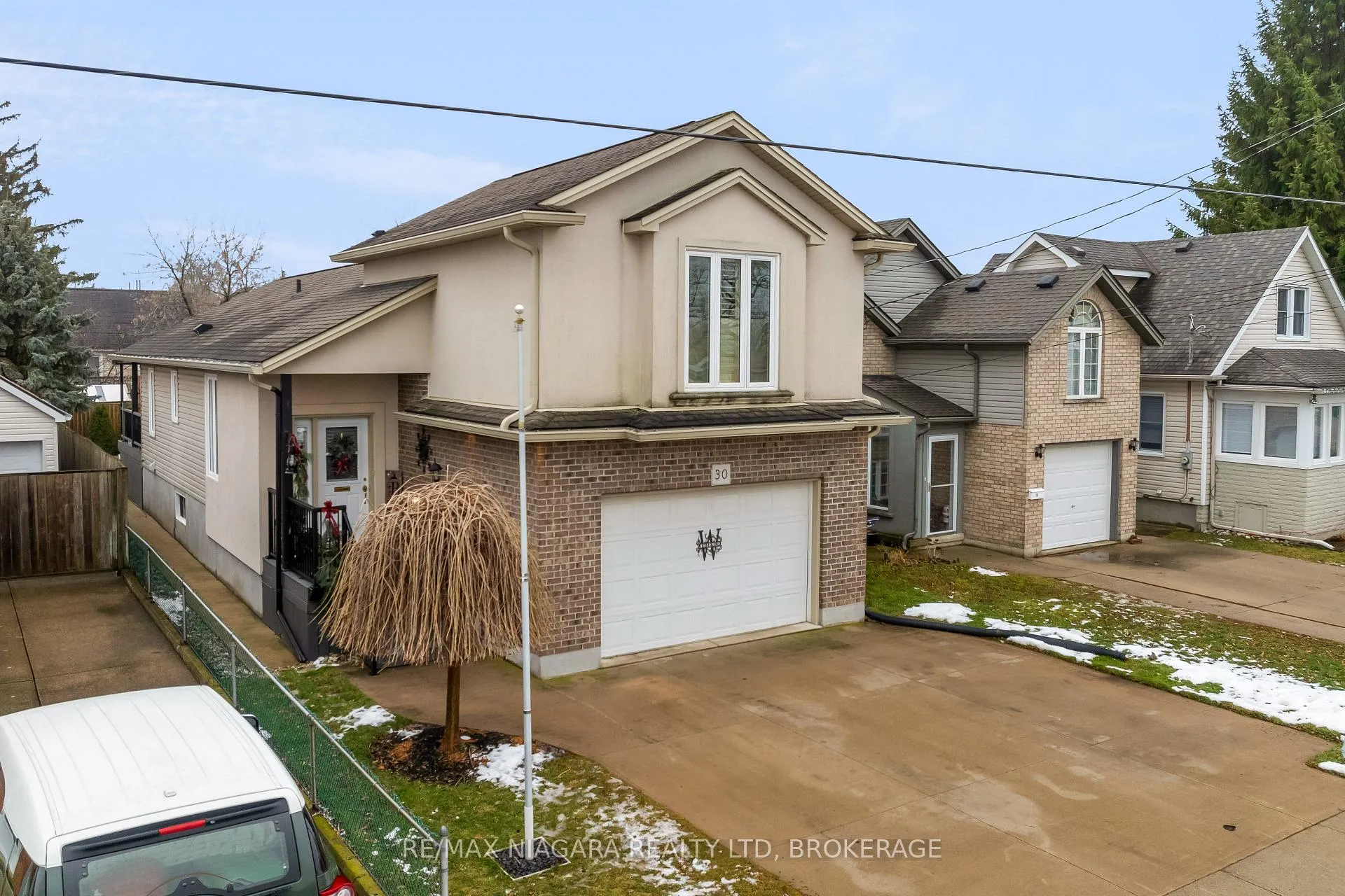 Photo 1 of 30 Ball Avenue, St. Catharines, Burleigh Hill — HOMEH