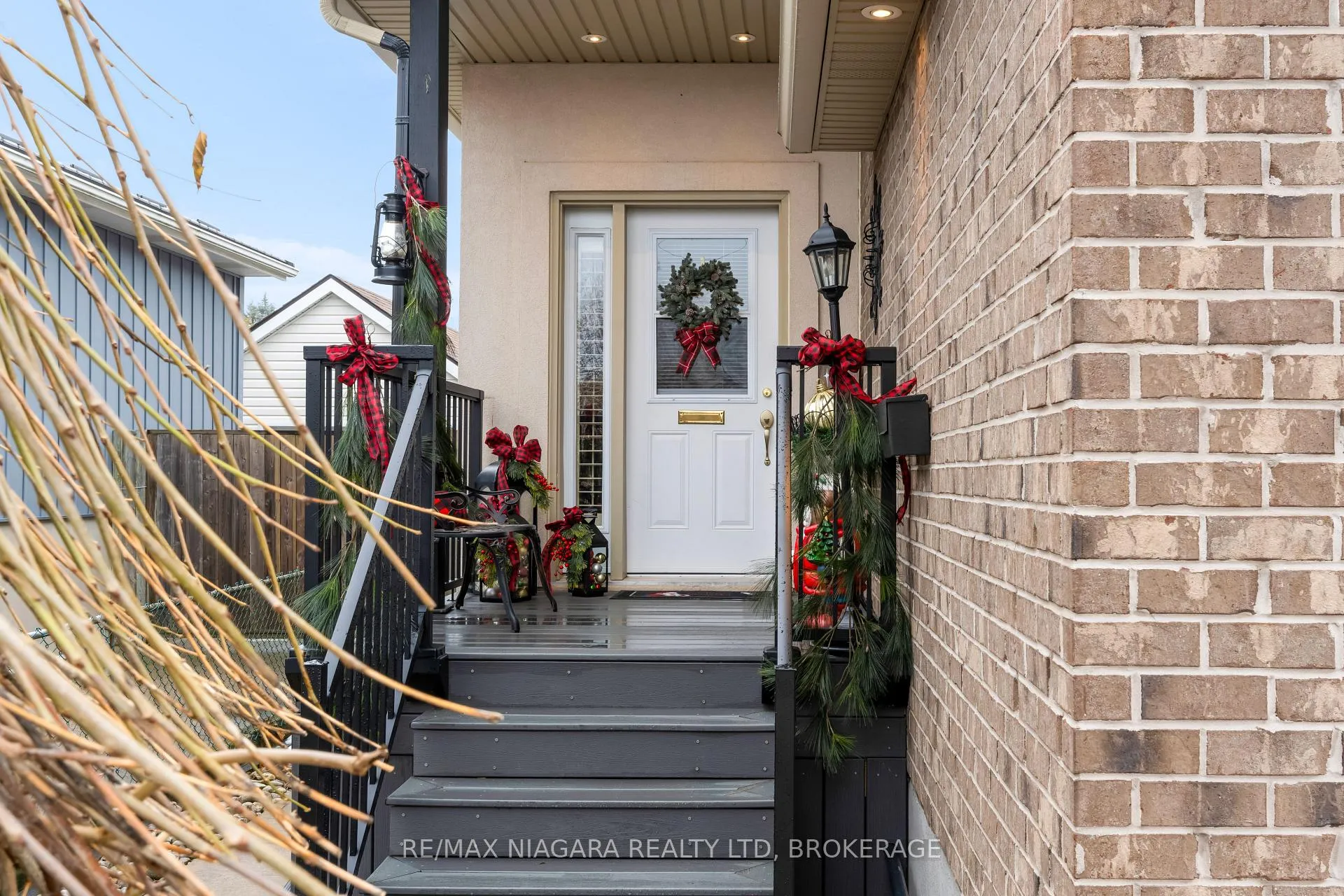 Photo 3 of 30 Ball Avenue, St. Catharines, Burleigh Hill — HOMEH