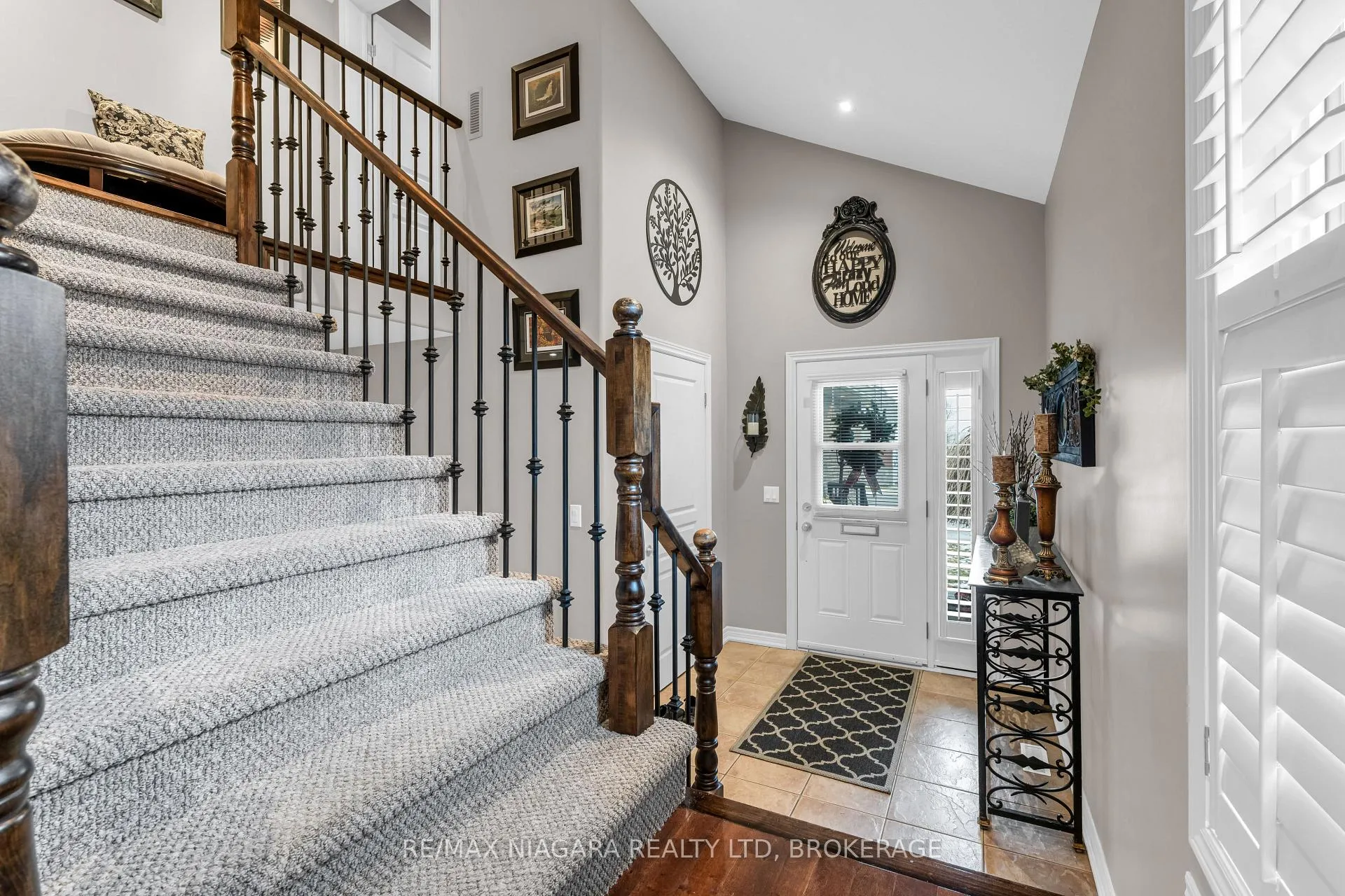 Photo 4 of 30 Ball Avenue, St. Catharines, Burleigh Hill — HOMEH