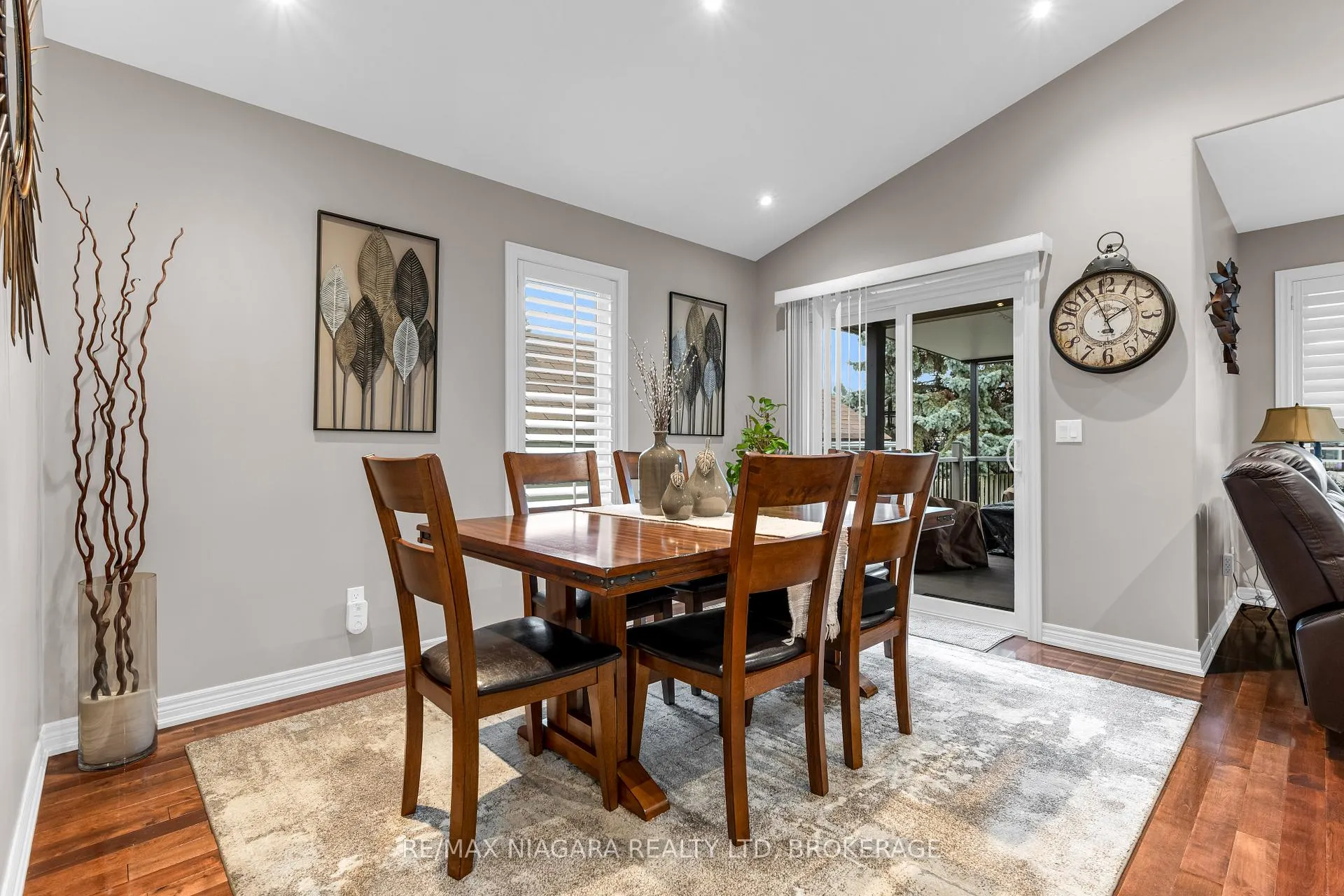 Photo 12 of 30 Ball Avenue, St. Catharines, Burleigh Hill — HOMEH