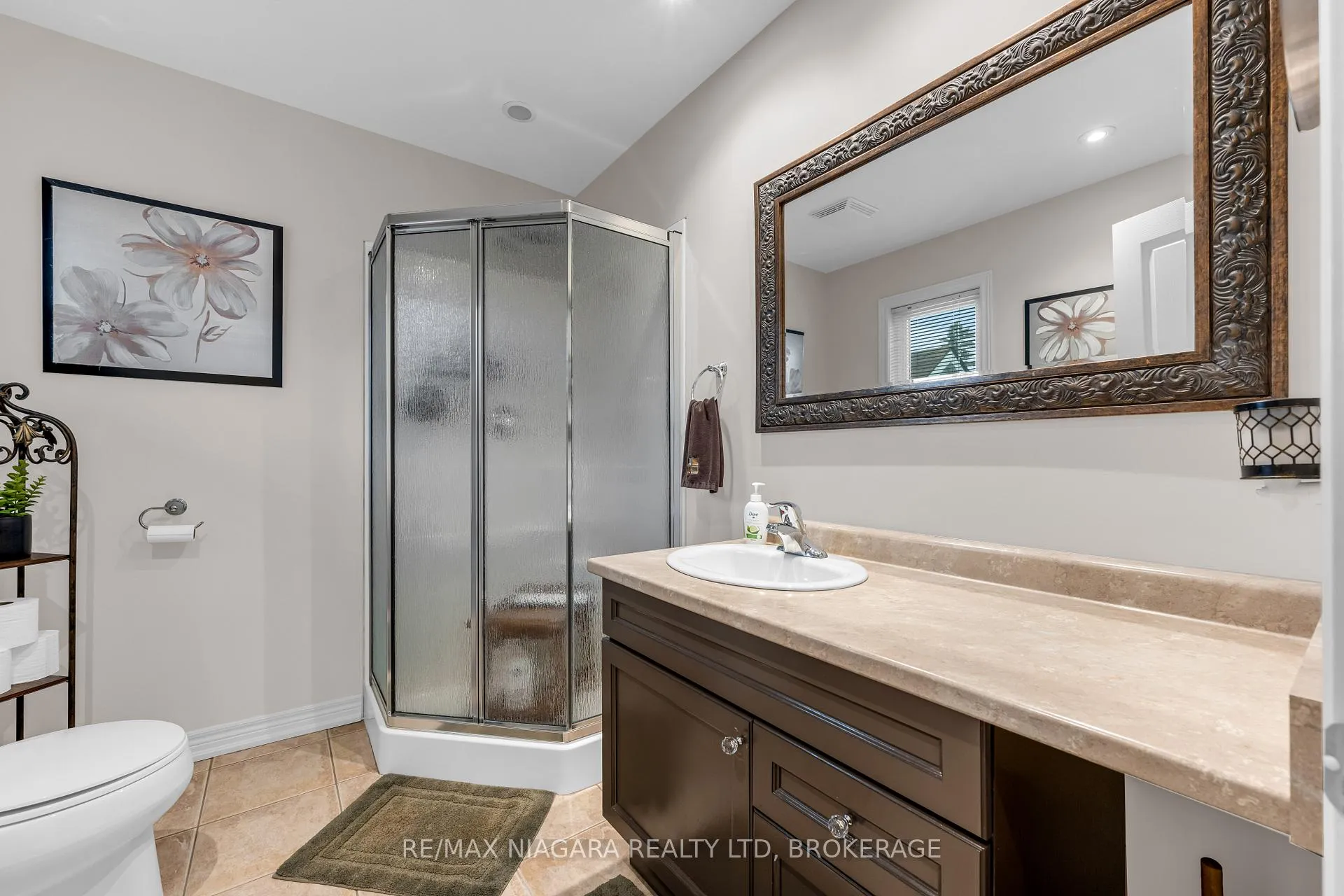 Photo 16 of 30 Ball Avenue, St. Catharines, Burleigh Hill — HOMEH