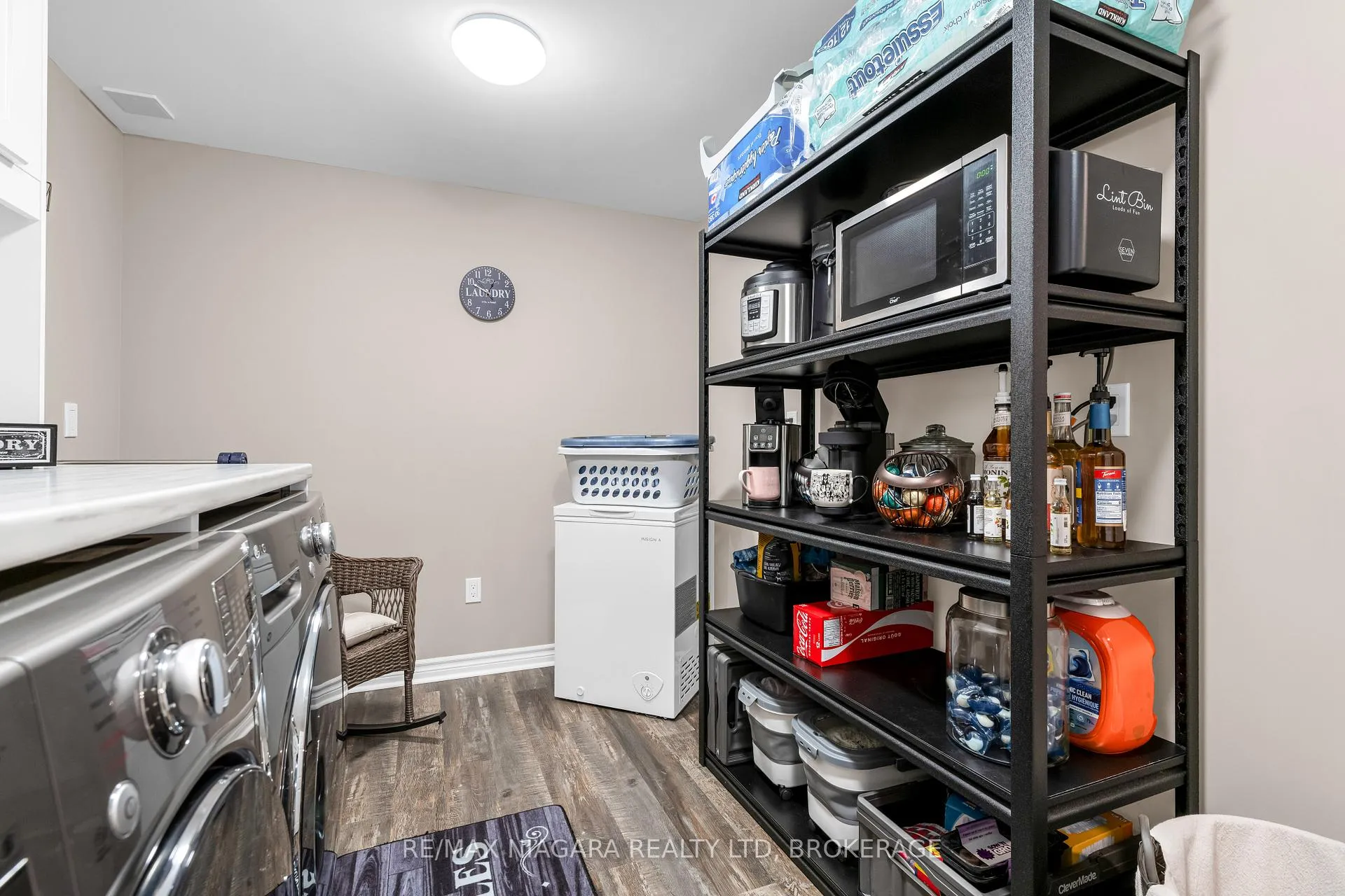 Photo 24 of 30 Ball Avenue, St. Catharines, Burleigh Hill — HOMEH