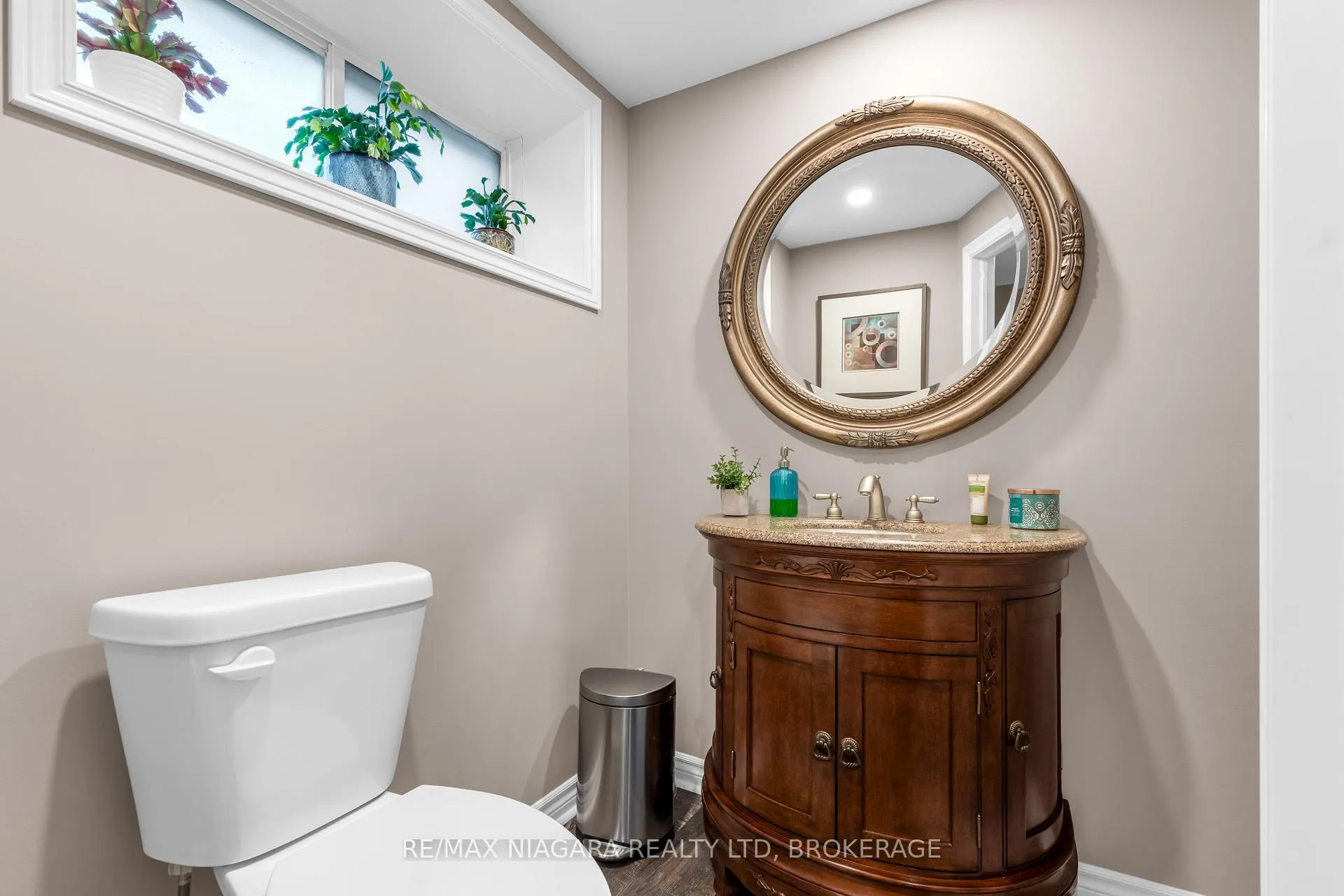 Photo 25 of 30 Ball Avenue, St. Catharines, Burleigh Hill — HOMEH