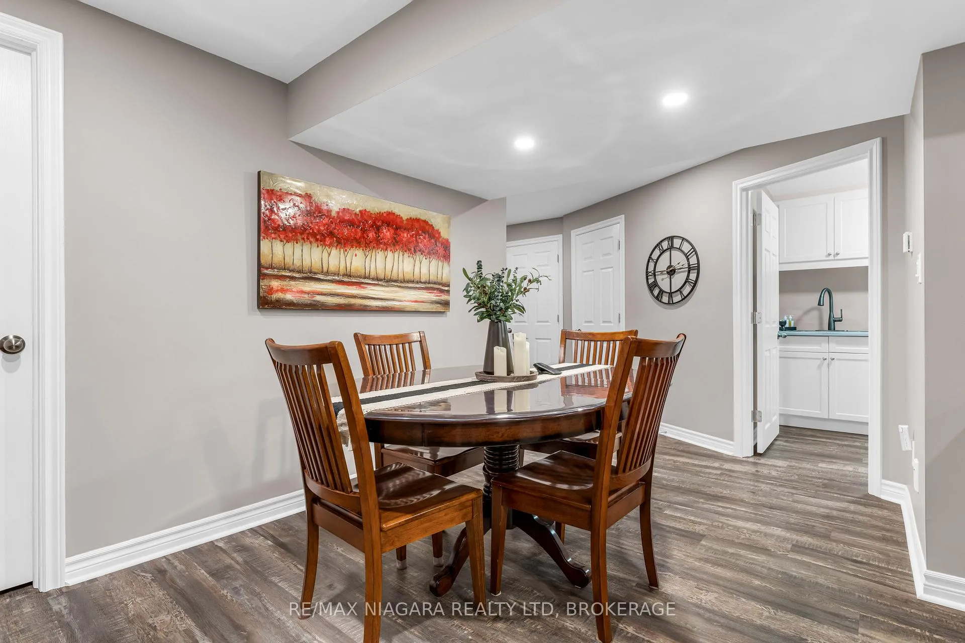 Photo 27 of 30 Ball Avenue, St. Catharines, Burleigh Hill — HOMEH