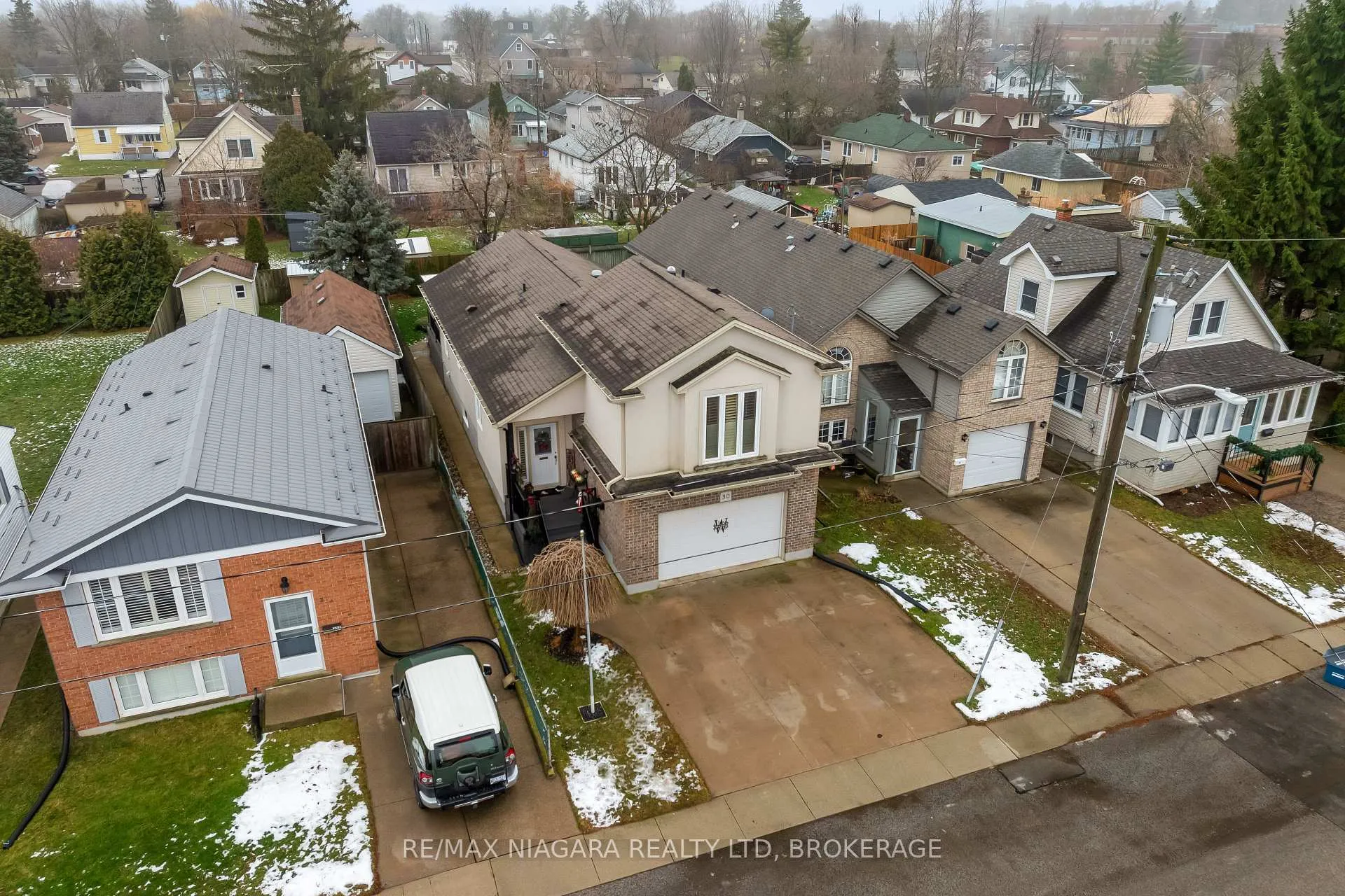 Photo 38 of 30 Ball Avenue, St. Catharines, Burleigh Hill — HOMEH