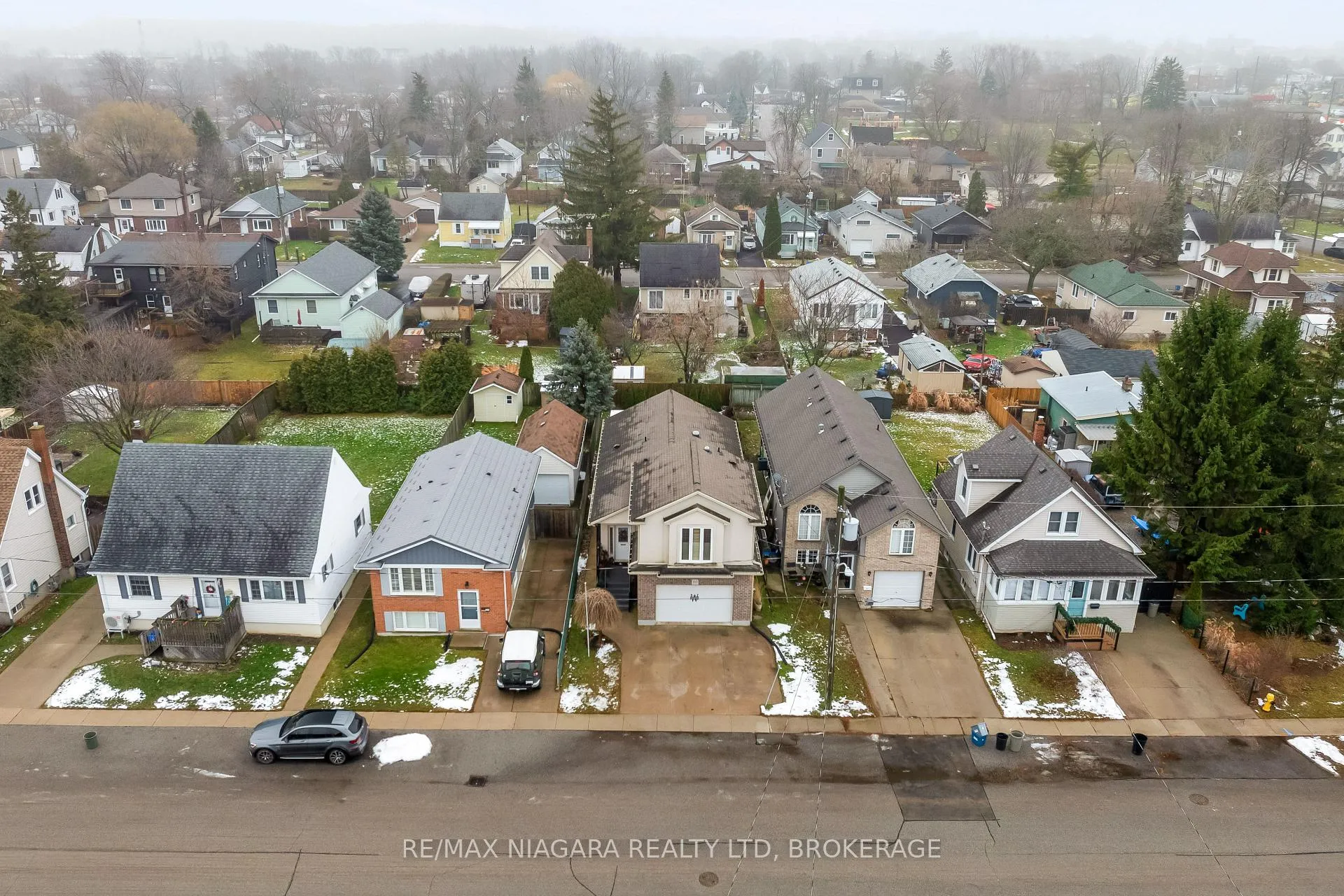 Photo 39 of 30 Ball Avenue, St. Catharines, Burleigh Hill — HOMEH