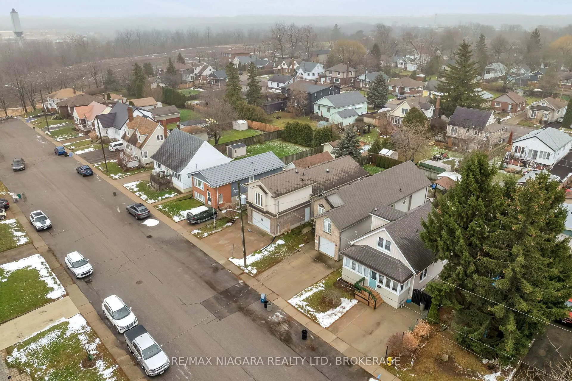 Photo 41 of 30 Ball Avenue, St. Catharines, Burleigh Hill — HOMEH