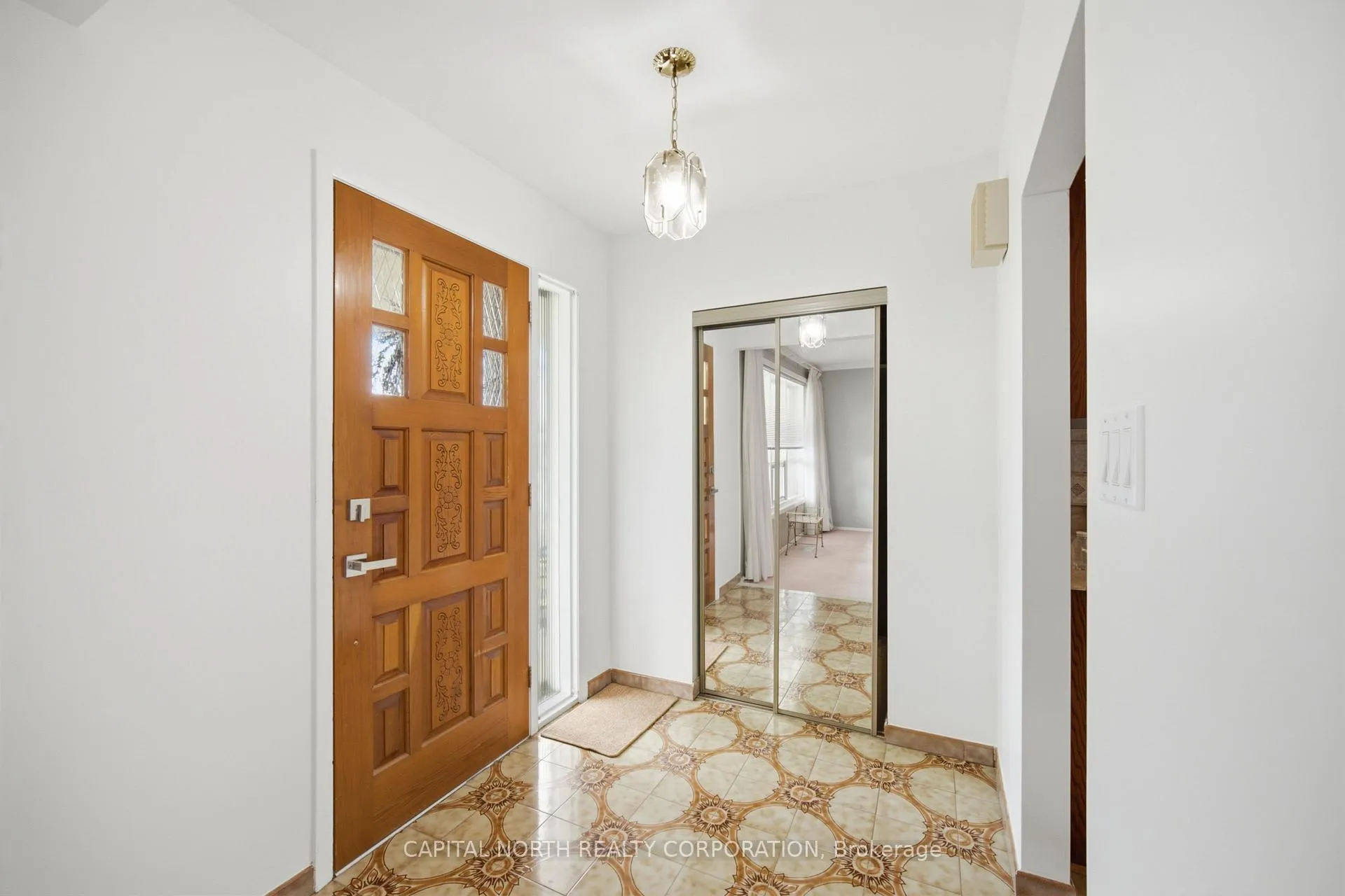 Photo 4 of 11 Goldsboro Road, North York, Humber Summit — HOMEH