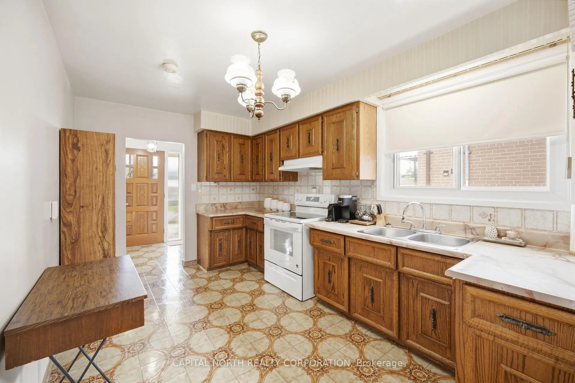 Photo 8 of 11 Goldsboro Road, North York, Humber Summit — HOMEH