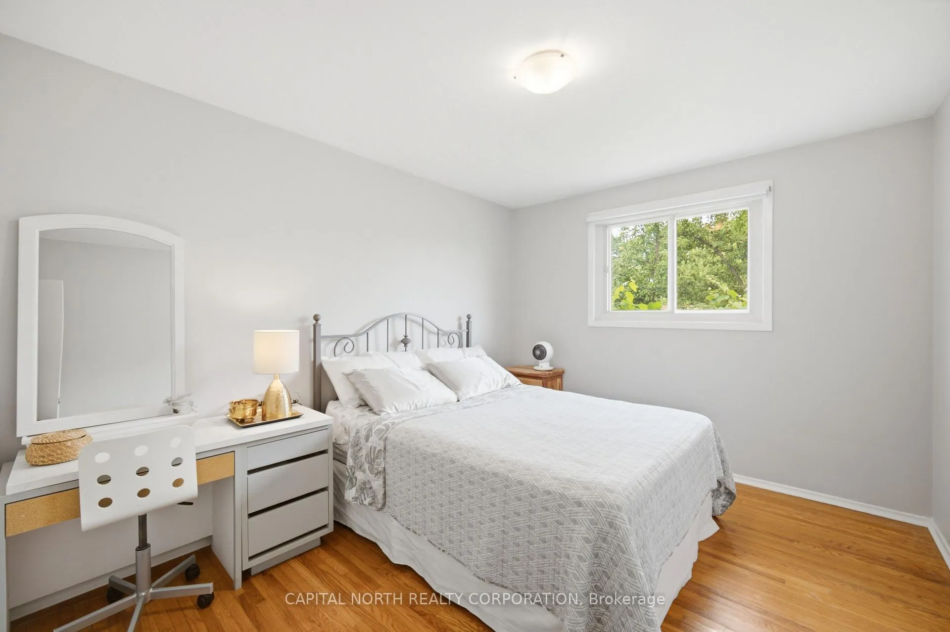 Photo 12 of 11 Goldsboro Road, North York, Humber Summit — HOMEH