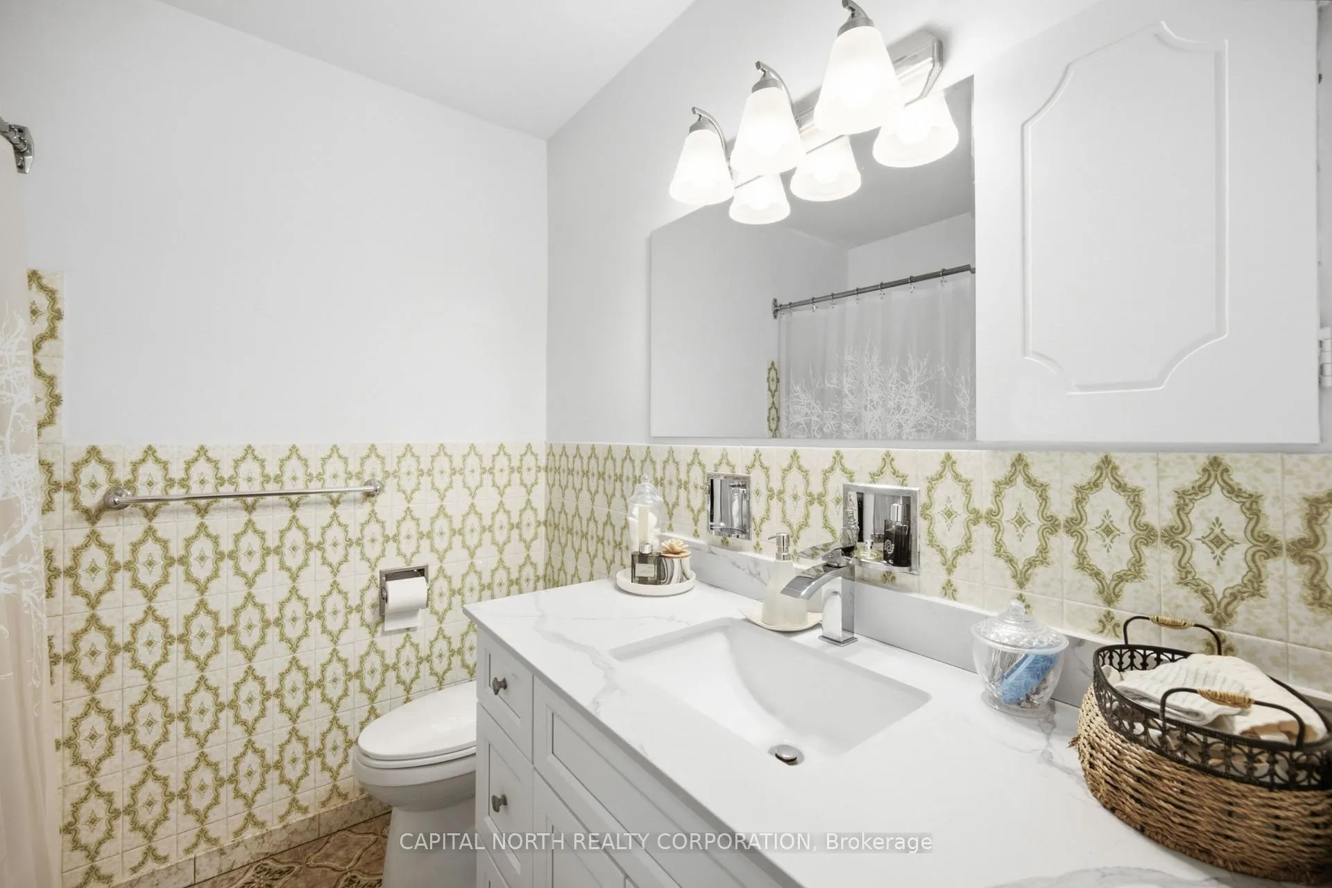 Photo 17 of 11 Goldsboro Road, North York, Humber Summit — HOMEH