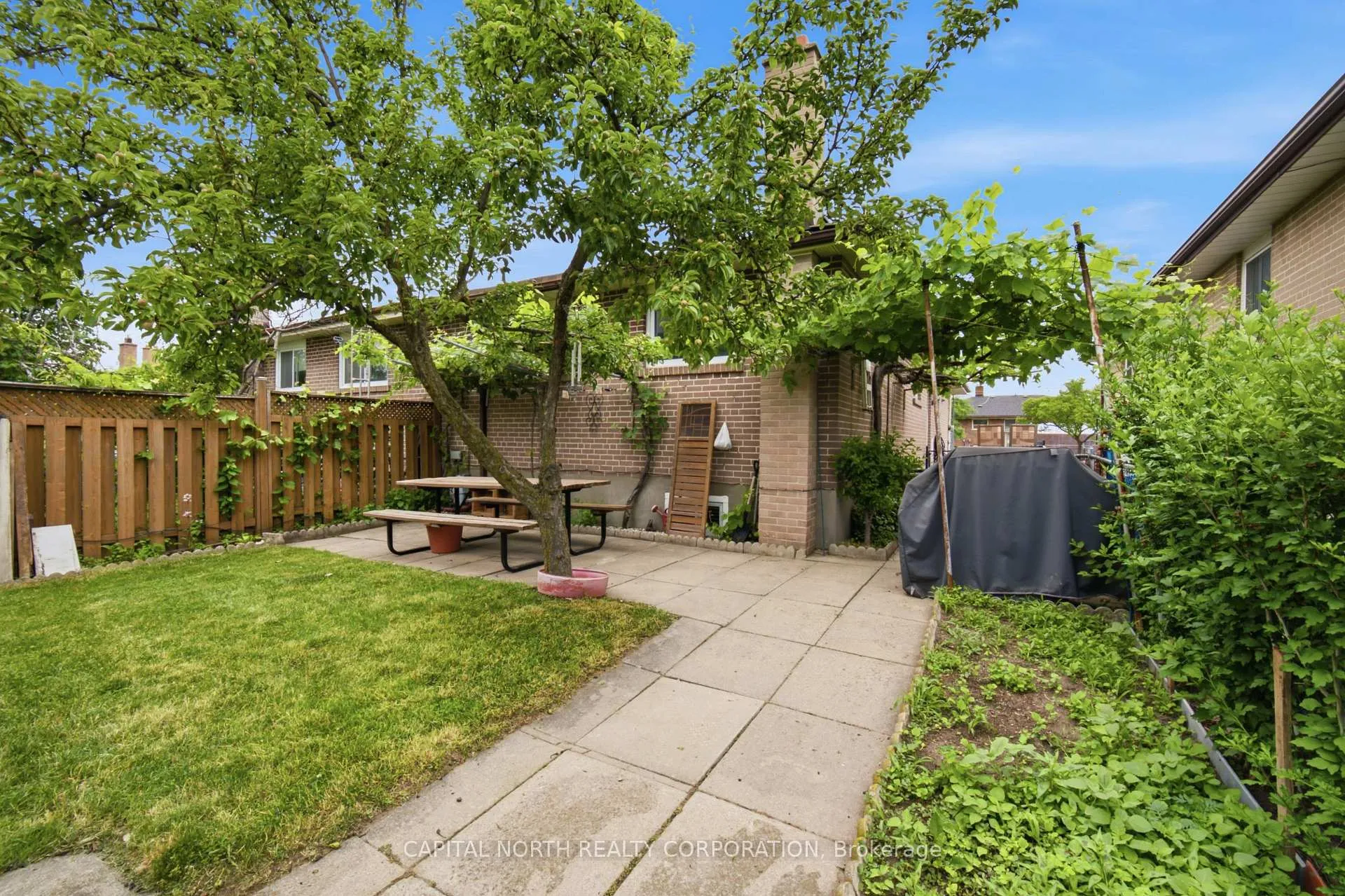 Photo 32 of 11 Goldsboro Road, North York, Humber Summit — HOMEH