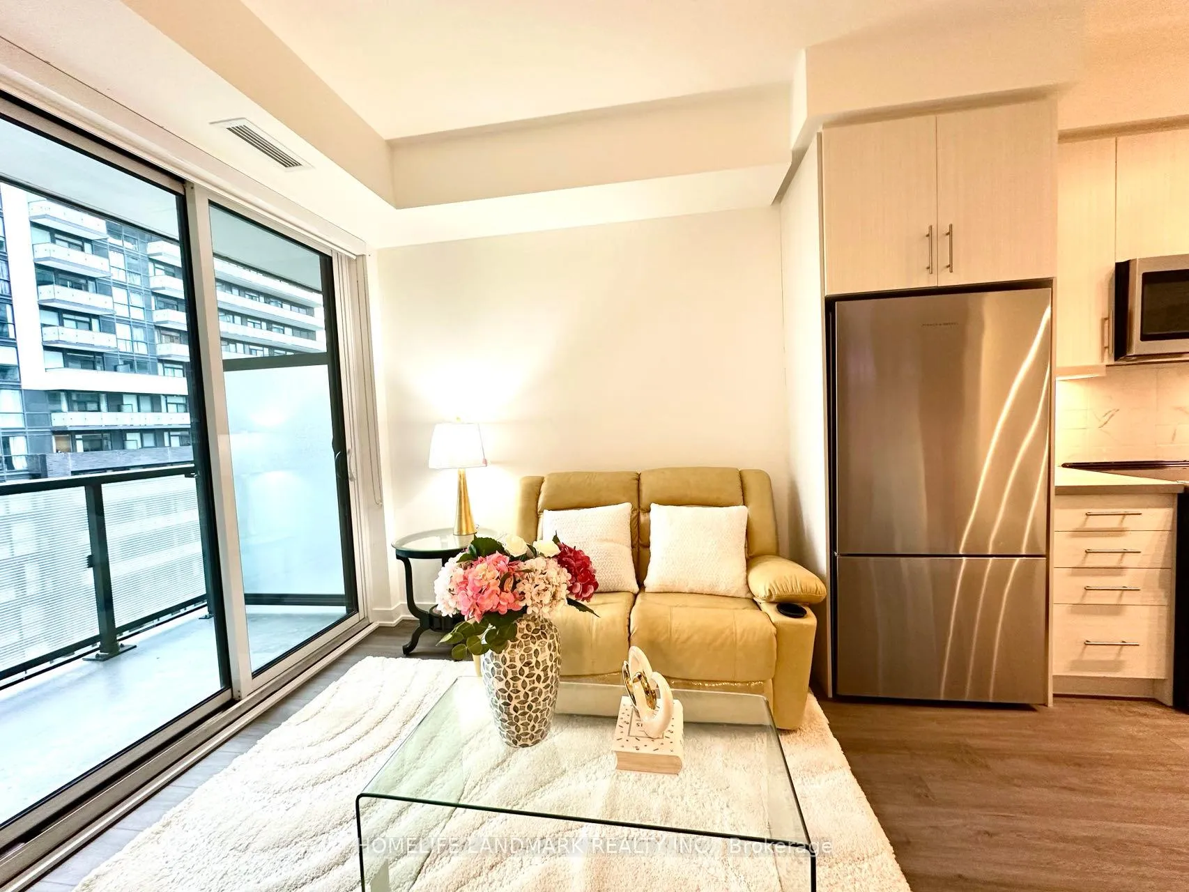 Photo 13 of Unit 813, 85 Oneida Crescent, Richmond Hill, Langstaff — HOMEH