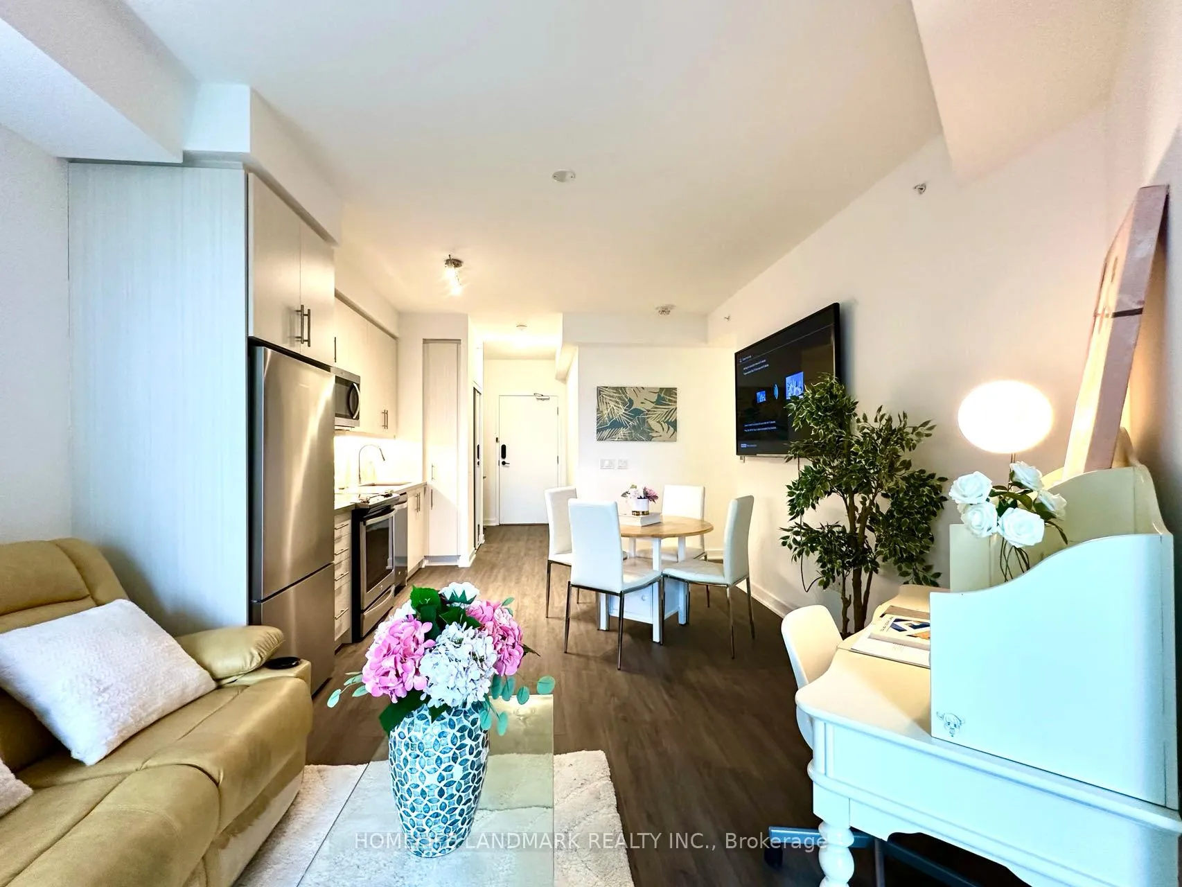 Photo 16 of Unit 813, 85 Oneida Crescent, Richmond Hill, Langstaff — HOMEH
