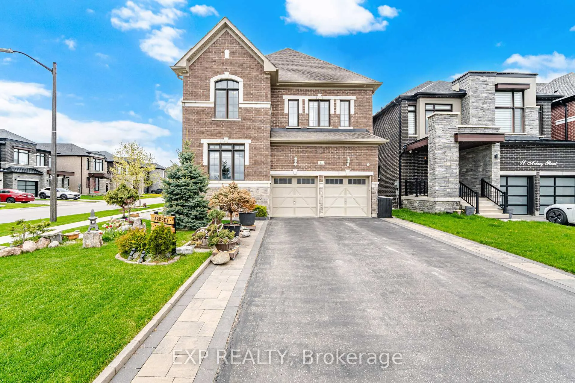 Photo 3 of 13 Arksey Street, Whitby, Rural Whitby — HOMEH