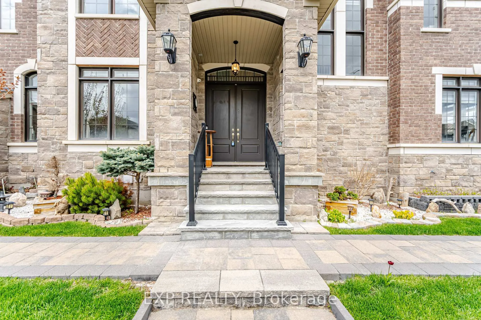 Photo 4 of 13 Arksey Street, Whitby, Rural Whitby — HOMEH