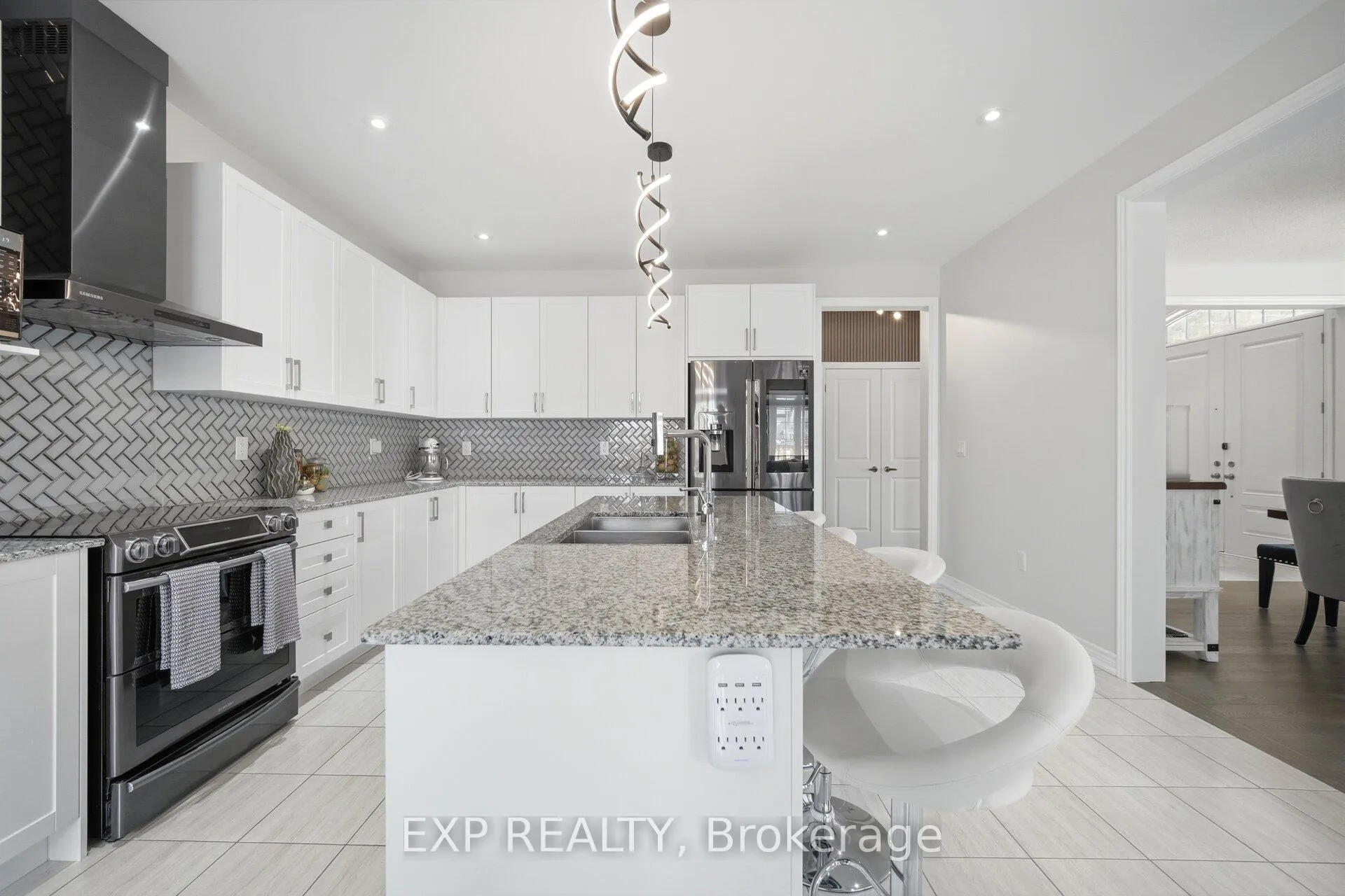 Photo 10 of 13 Arksey Street, Whitby, Rural Whitby — HOMEH